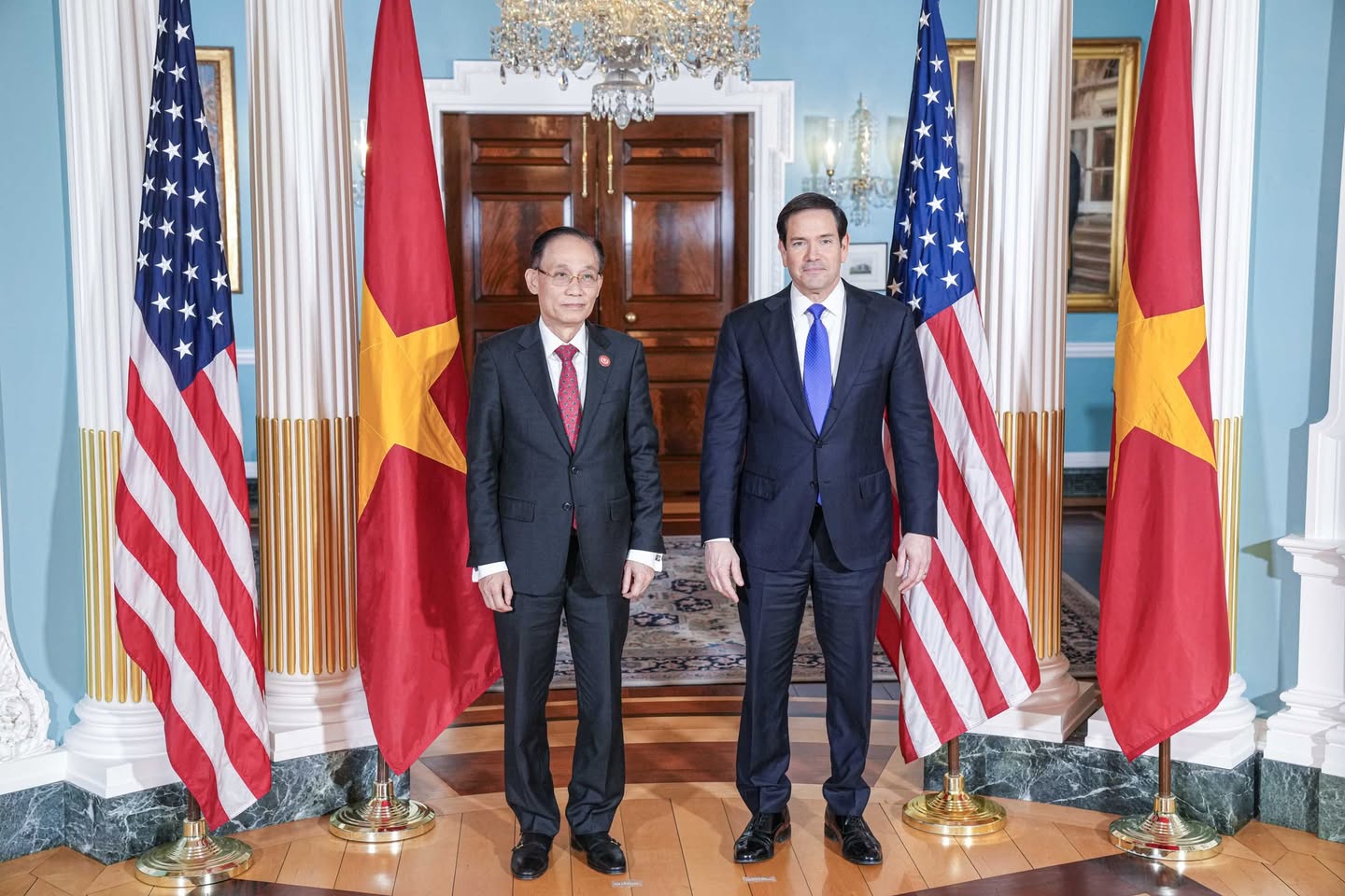 Bộ trưởng Ngoại giao L&ecirc; Ho&agrave;i Trung hội đ&agrave;m với Ngoại trưởng Mỹ Marco Rubio - Ảnh 1.