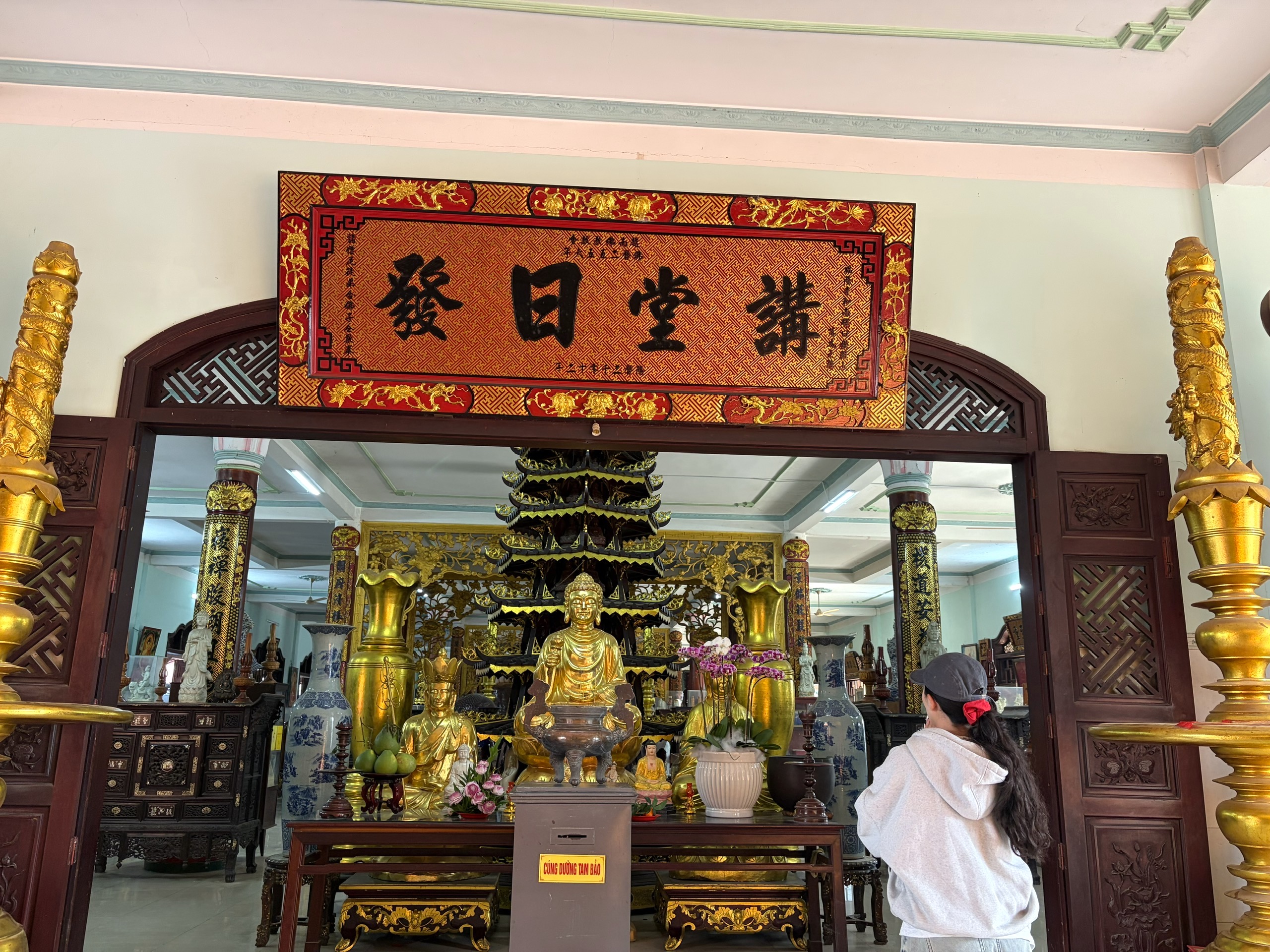 Đầu năm, v&atilde;n cảnh ch&ugrave;a tr&ecirc;n c&ugrave; lao s&ocirc;ng Đồng Nai - Ảnh 12.