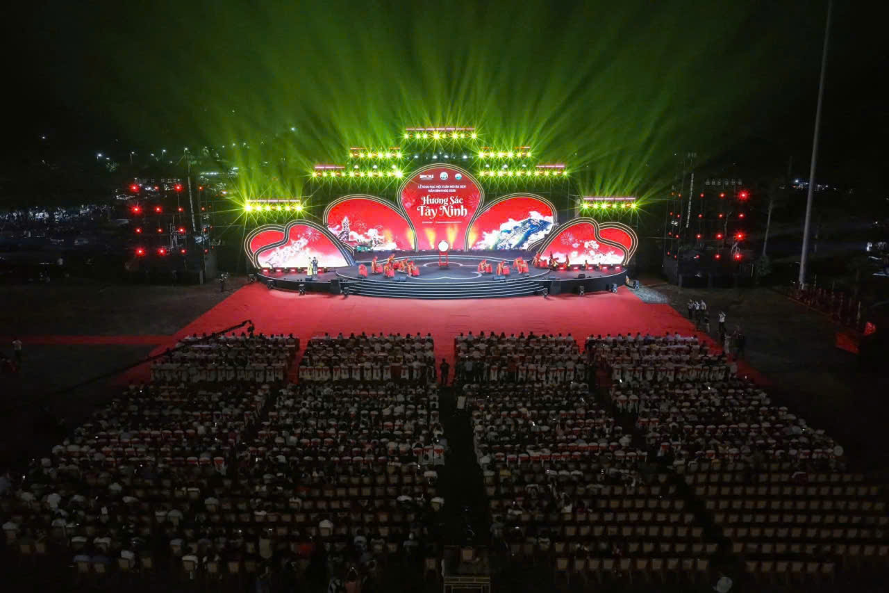 300 . 000 Người tham gia Hội Xuân núi Bà Đen năm 2026 tại Tây Ninh - Ảnh 14.