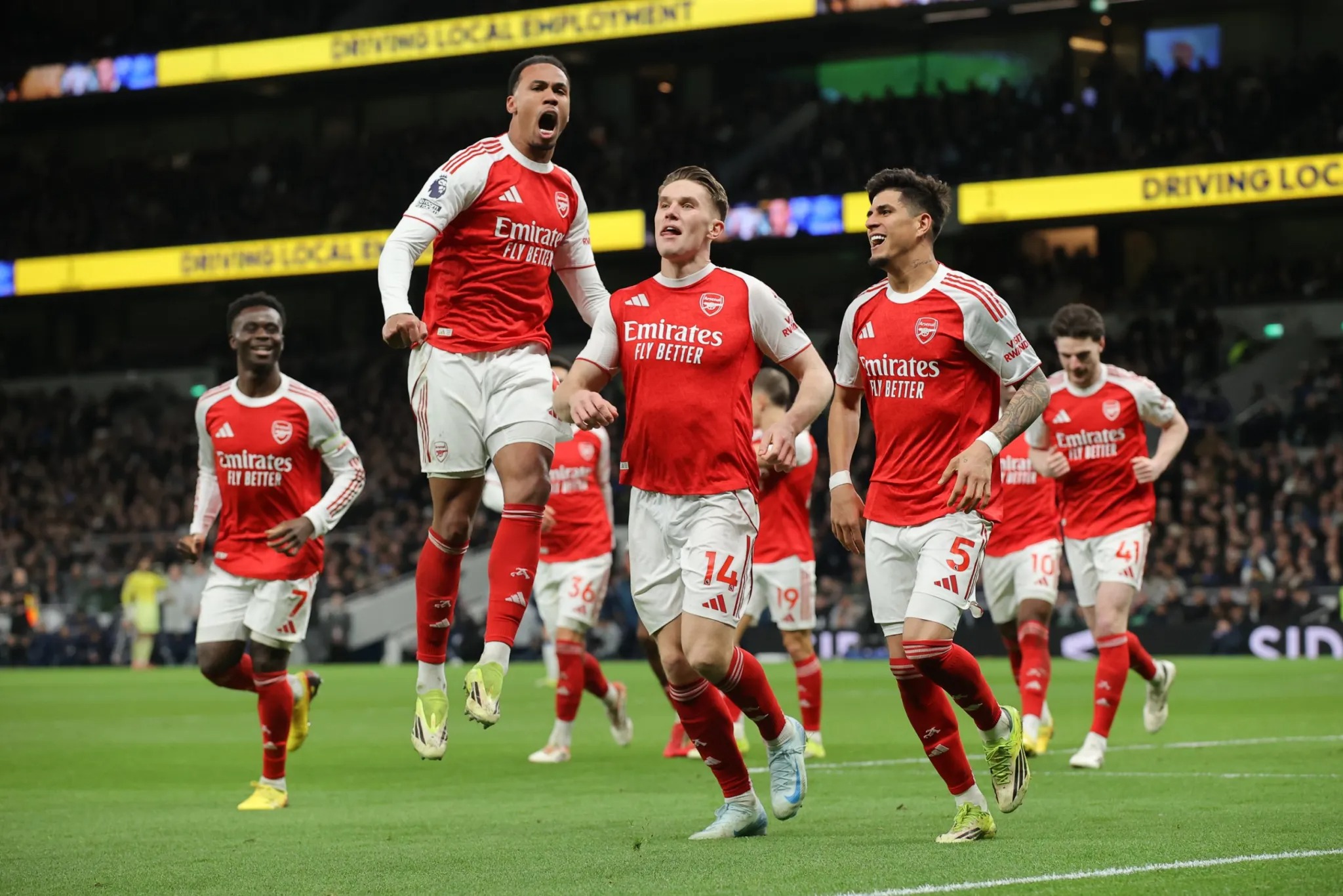 Ai hay nhất, ai tệ nhất Arsenal trong &ldquo;đại chiến&rdquo; Tottenham? - Ảnh 1.