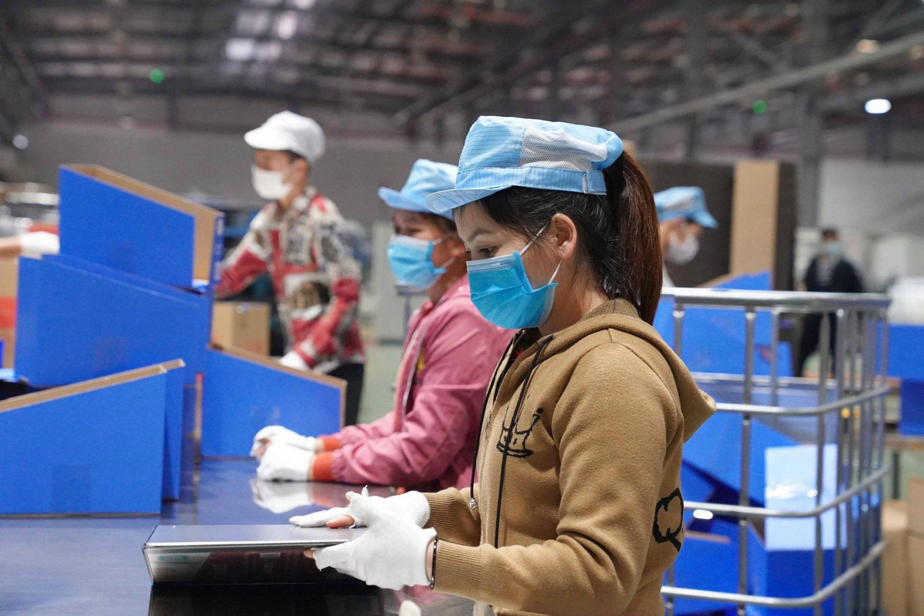 Sốc lịch nghỉ cuối th&aacute;ng 4: Vừa đi l&agrave;m 2 ng&agrave;y đ&atilde; lại nghỉ tiếp - Ảnh 1.