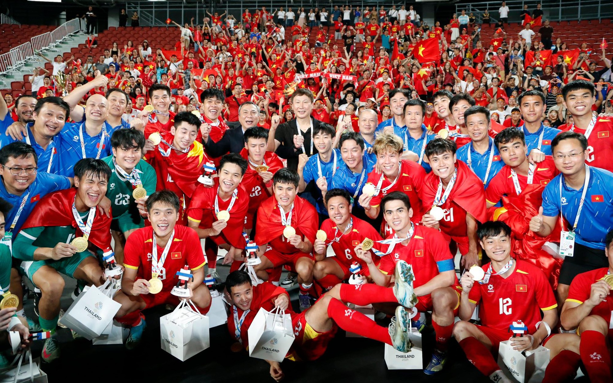 Những “cánh tay nối dài” của HLV Kim Sang-sik