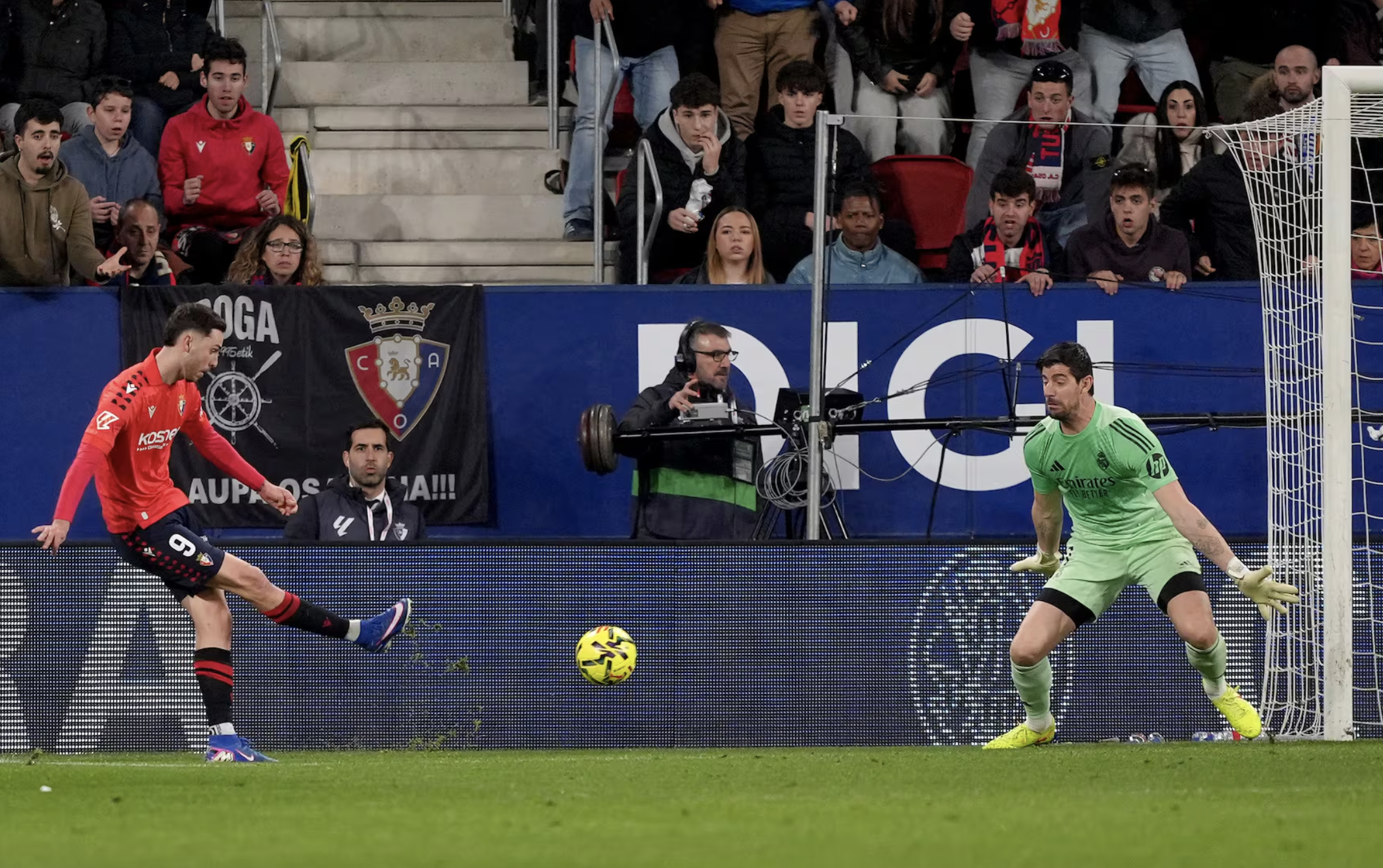 Real Madrid gục ngã phút bù giờ tại La Liga - Ảnh 4.