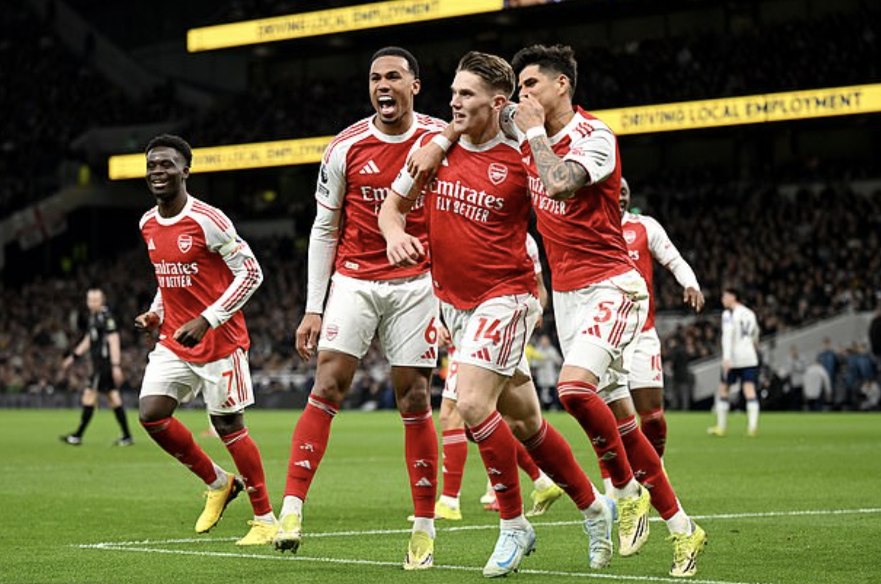 Viktor Gyokeres: Hai tháng xoay chuyển số phận tại Arsenal - Ảnh 3.