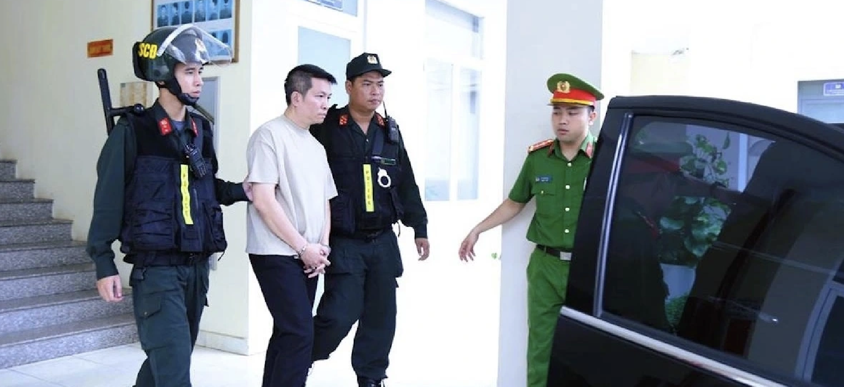 Từ người truyền cảm hứng đến h&agrave;ng giả: Vụ &aacute;n chấn động Năm 2025 - Ảnh 6.