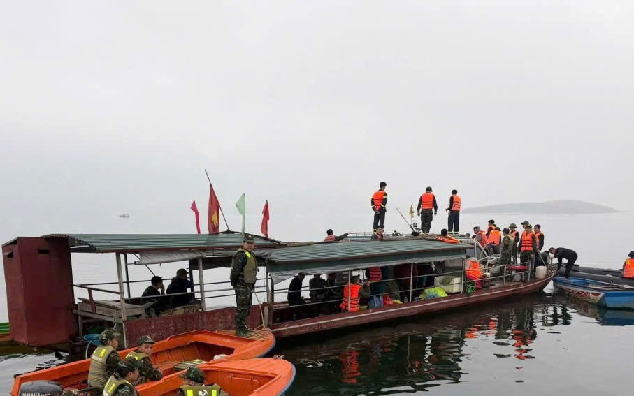 Chìm tàu chở khách đi chúc Tết, 6 người chết và mất tích: Khẩn trương làm rõ nguyên nhân