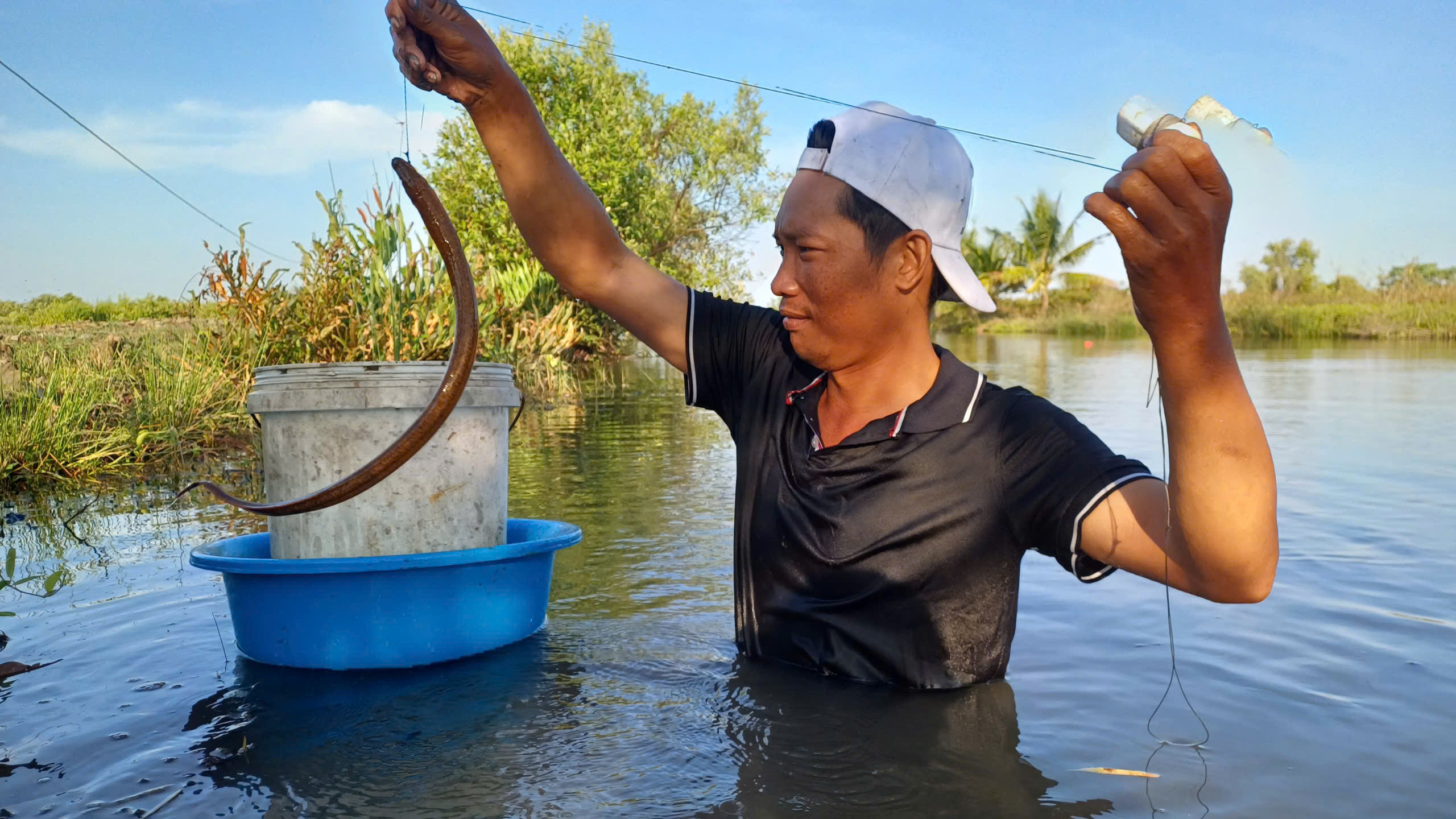 VIDEO: M&ograve; hang cấm lịch ở C&agrave; Mau - Ảnh 8.