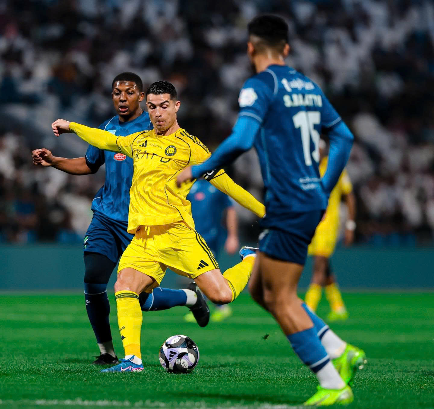 Ronaldo lập kỷ lục mới trong ngày Al-Nassr chiếm ngôi đầu bảng - Ảnh 2.