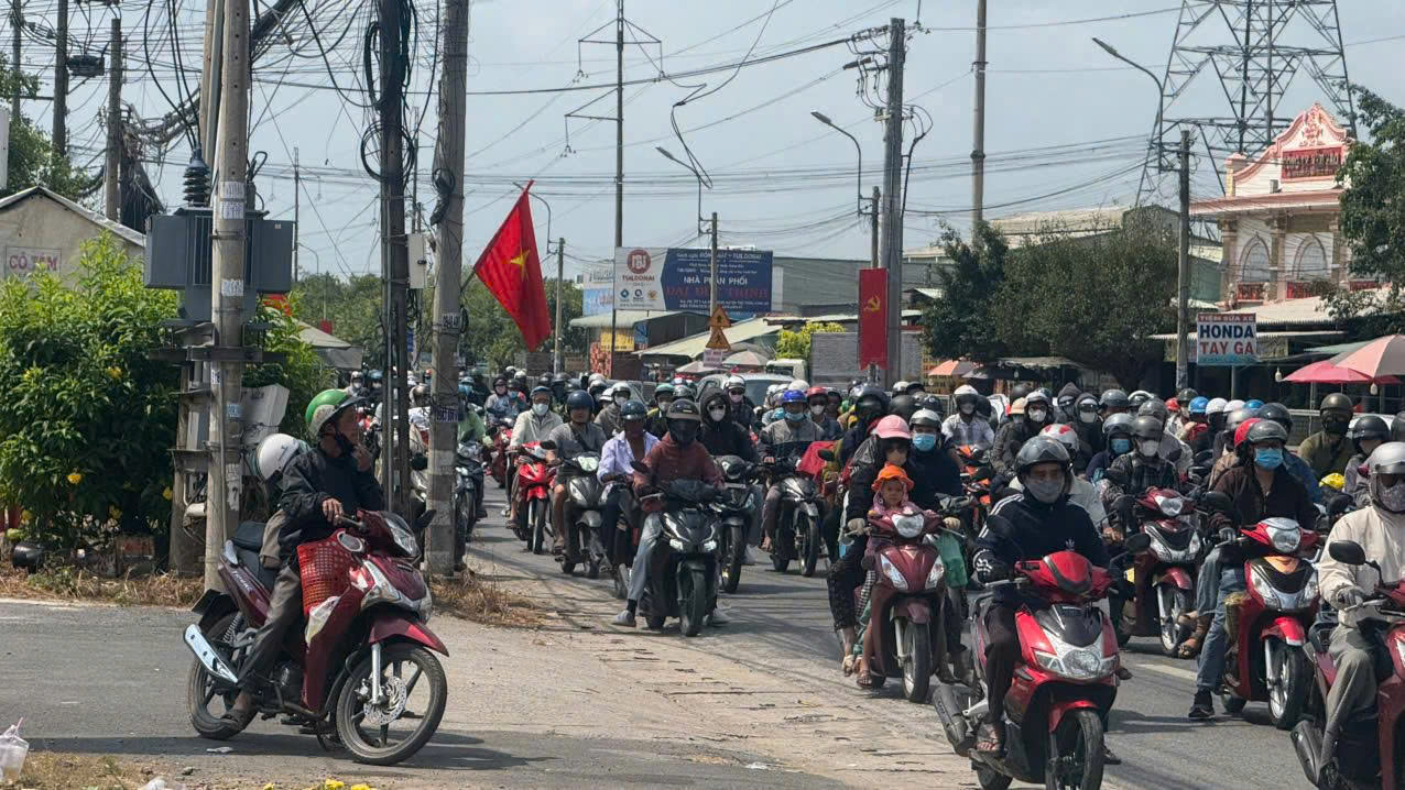 CSGT Tây Ninh và Đồng Tháp điều tiết giao thông trở lại TPHCM sau Tết 2026 - Ảnh 20.
