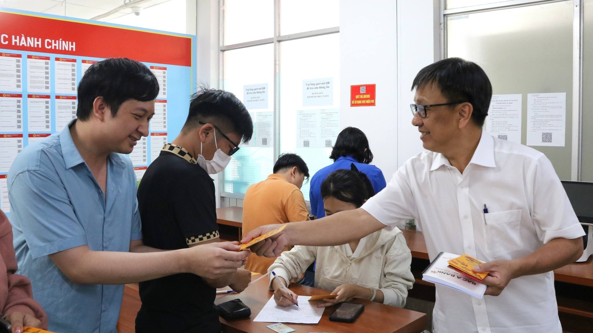 Ng&agrave;y l&agrave;m việc - Ảnh 7.
