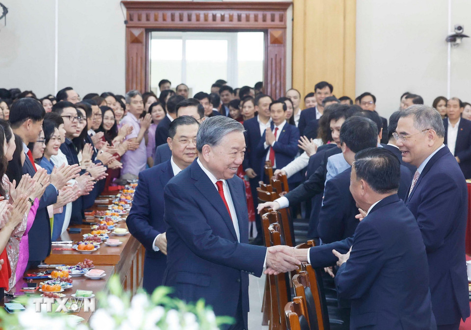 Tổng B&iacute; thư T&ocirc; L&acirc;m: Bắt tay ngay v&agrave;o c&ocirc;ng việc, bảo đảm sự li&ecirc;n tục, th&ocirc;ng suốt - Ảnh 5.