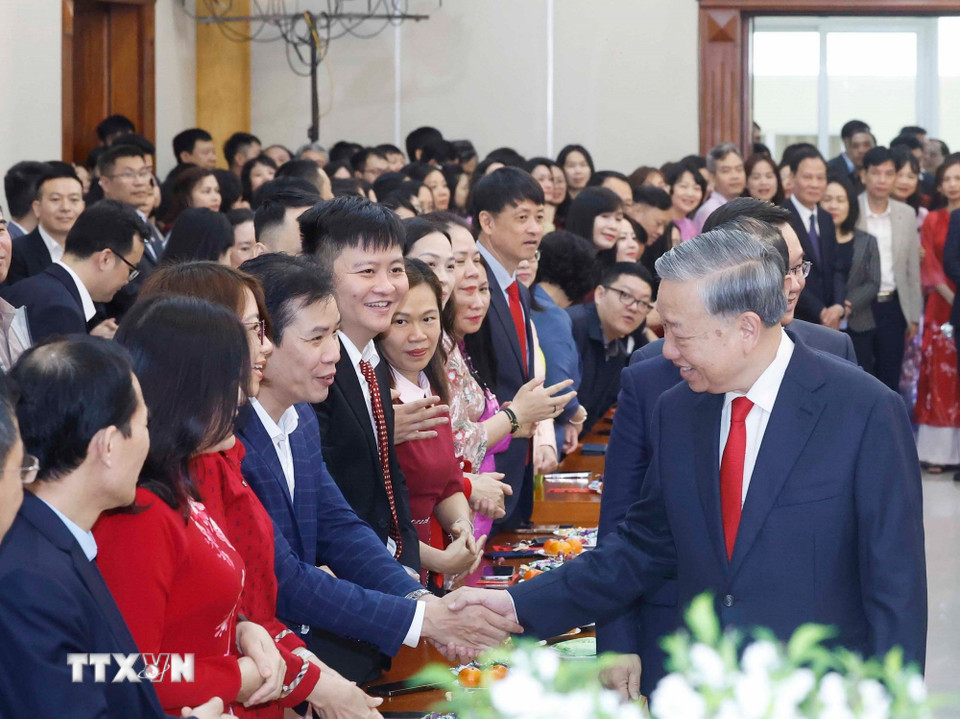 Tổng B&iacute; thư T&ocirc; L&acirc;m: Bắt tay ngay v&agrave;o c&ocirc;ng việc, bảo đảm sự li&ecirc;n tục, th&ocirc;ng suốt - Ảnh 4.