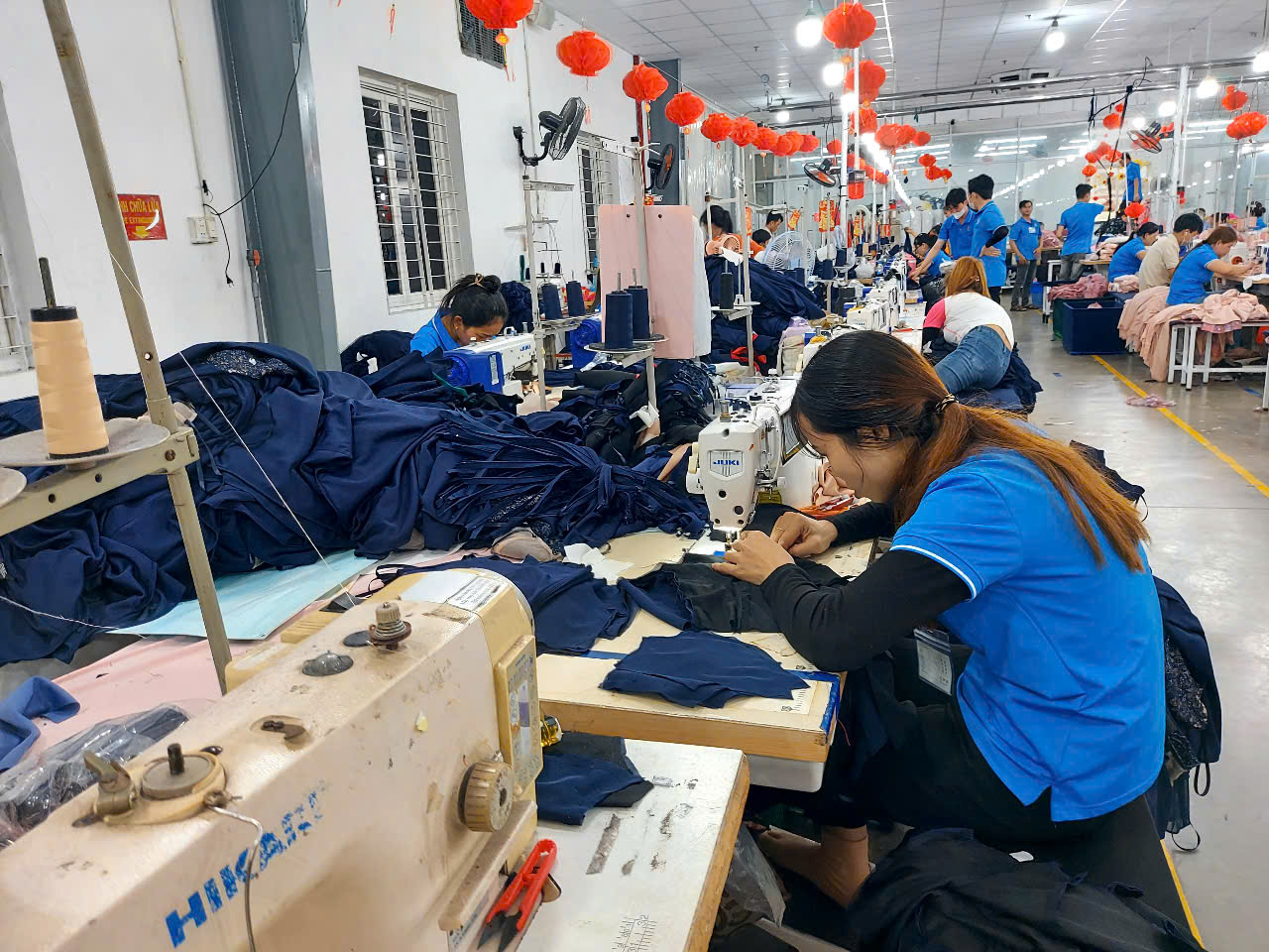 Tỉ lệ lao động trở lại l&agrave;m việc sau Tết đạt tỉ lệ cao - Ảnh 4.