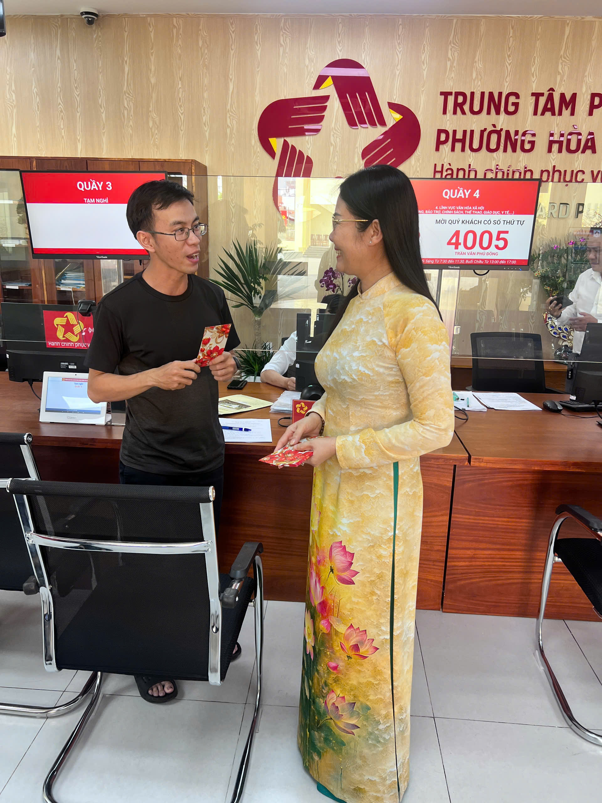 Ng&agrave;y l&agrave;m việc - Ảnh 4.