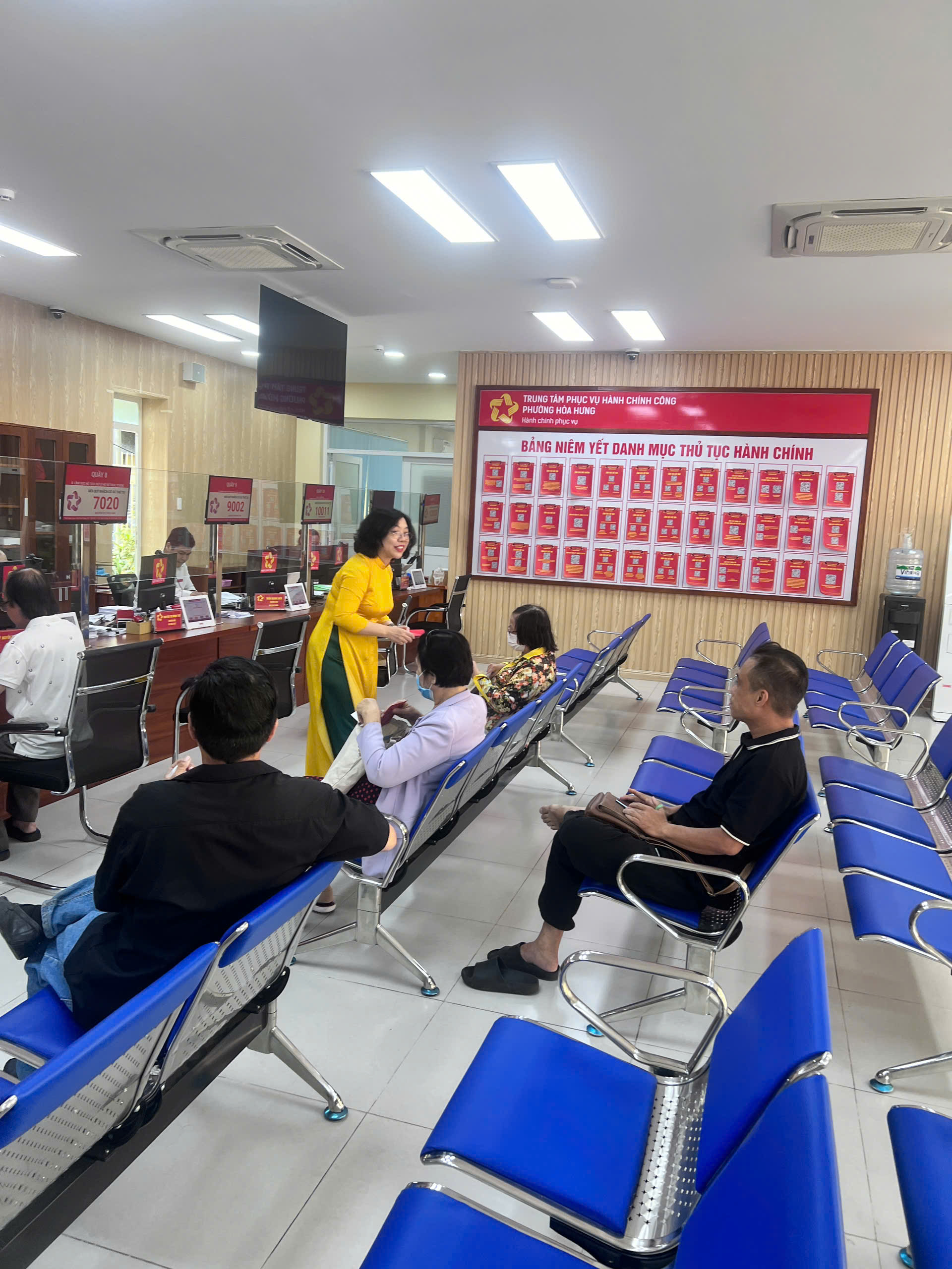 Ng&agrave;y l&agrave;m việc - Ảnh 3.