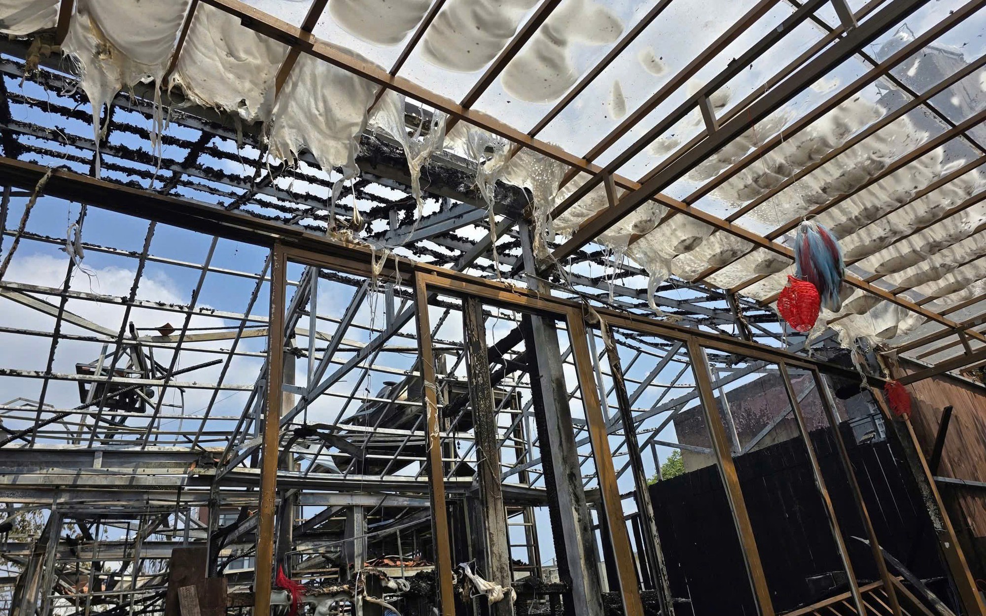 Sau vụ cháy quán cà phê Noọng Ơi ở TPHCM: Cảnh sát PCCC khuyến cáo gì?