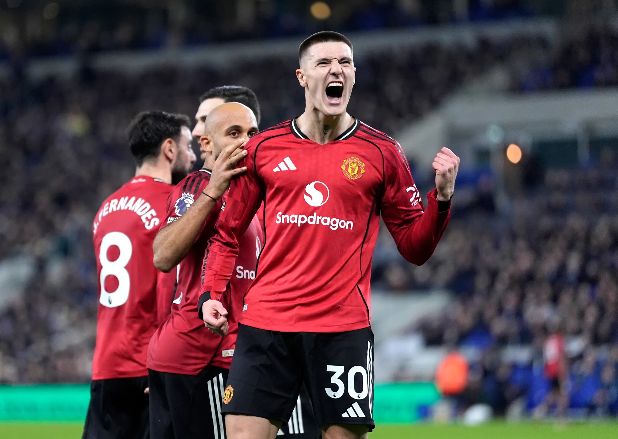 Dàn sao Man United nhận "điểm số tệ” dù thắng Everton - Ảnh 1.