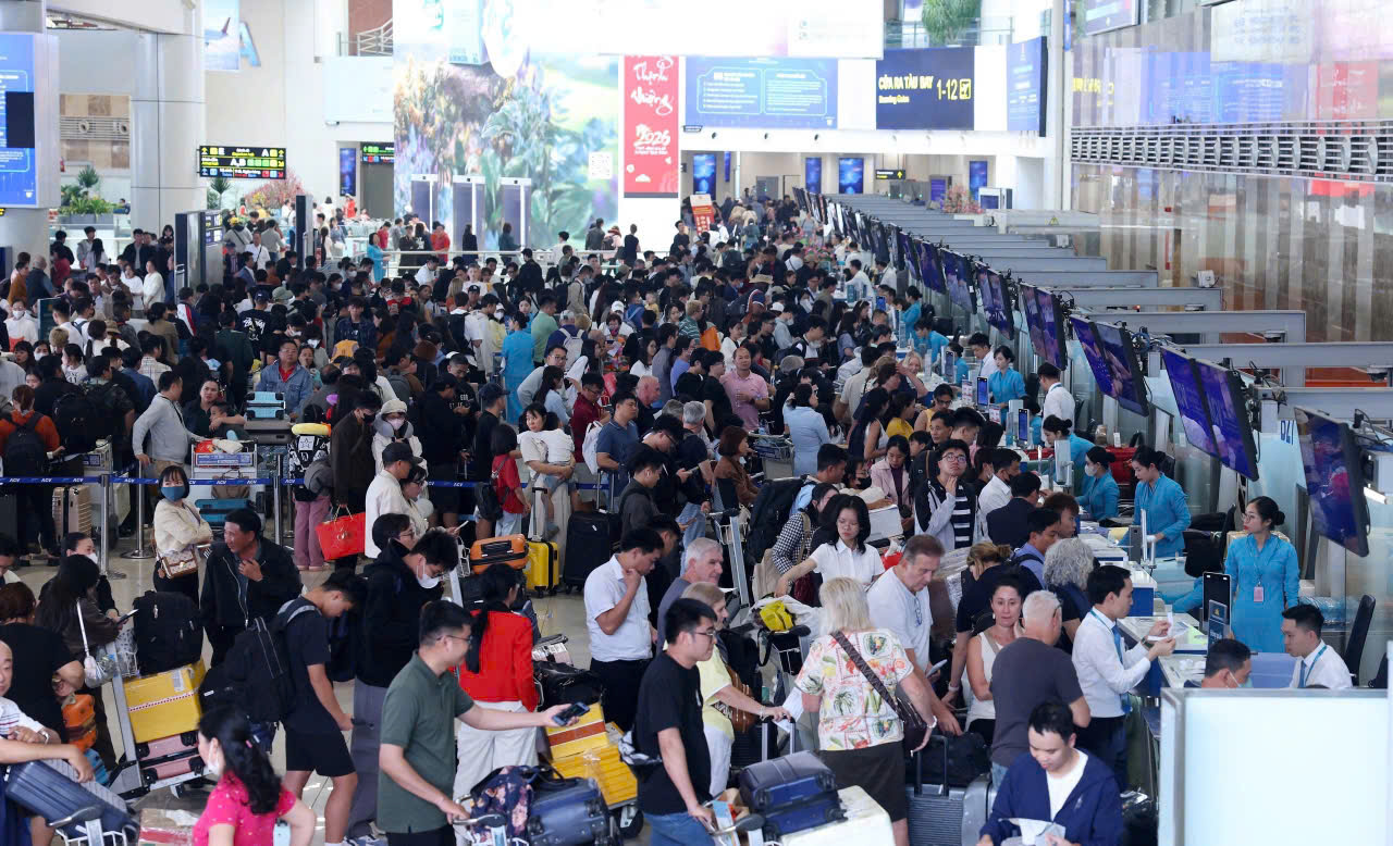 H&agrave;ng kh&ocirc;ng Việt khai th&aacute;c 9.100 chuyến bay dịp Tết: Ba s&acirc;n bay lớn đồng loạt lập kỷ lục - Ảnh 1.
