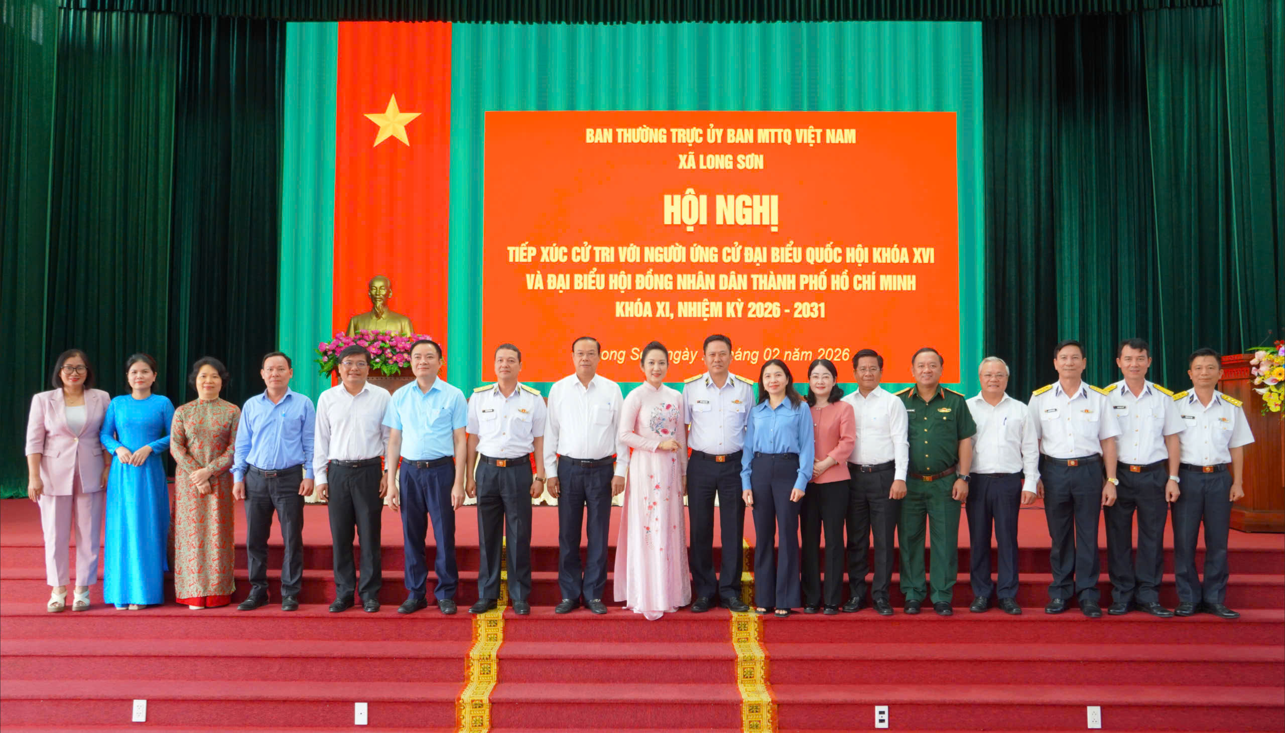 X&atilde; Long Sơn tổ chức hội nghị tiếp x&uacute;c cử tri - Ảnh 1.