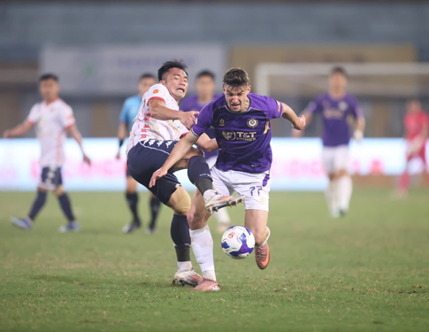 Nóng bỏng cuộc đua vô địch V-League - Ảnh 1.
