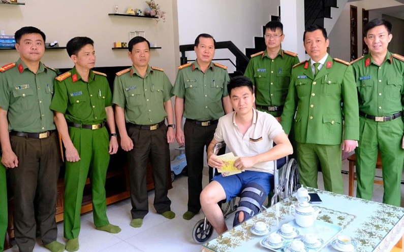 Lâm Đồng: Nam thanh niên tấn công Đại úy Công an khi bị mời làm việc