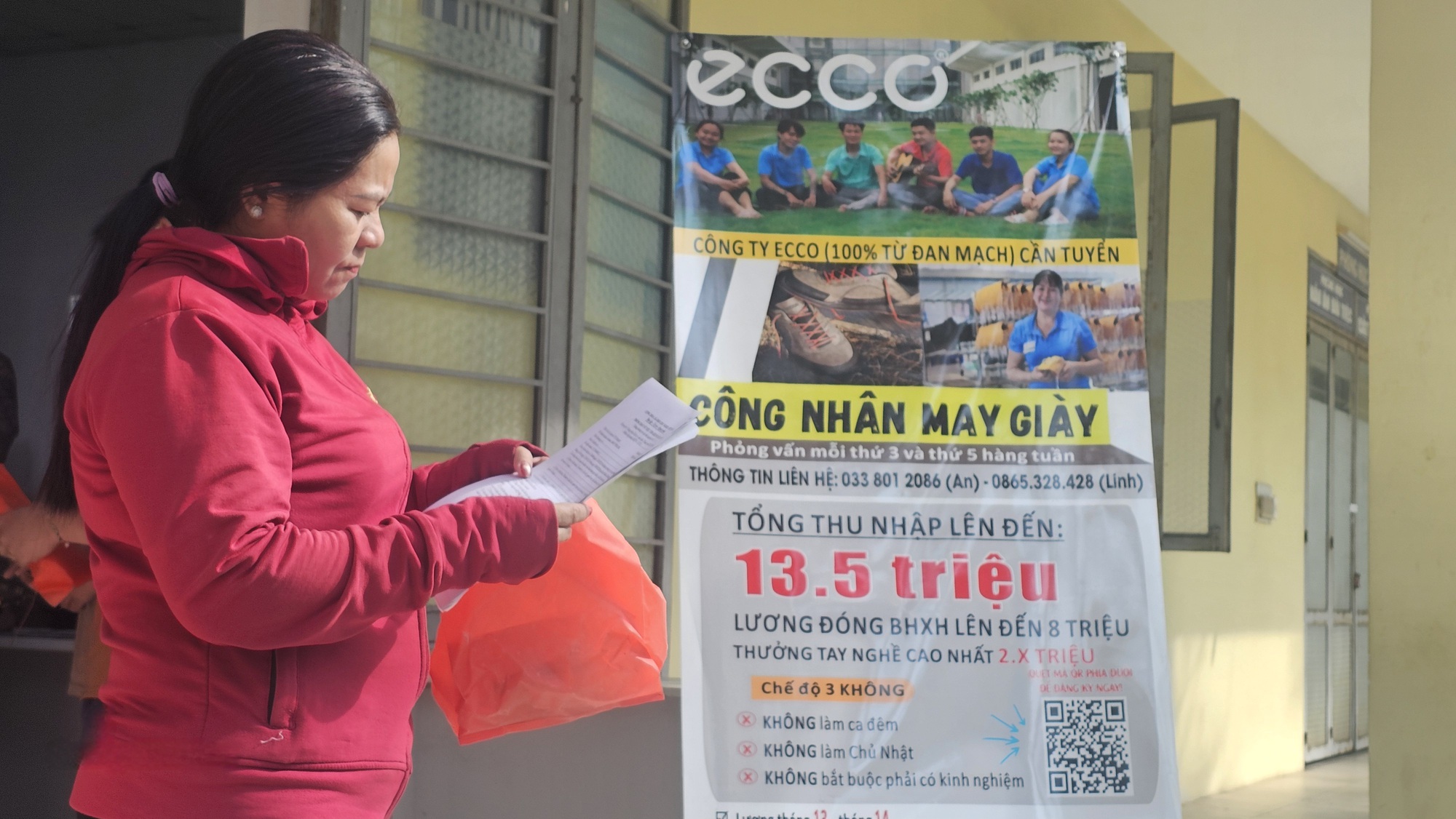 Doanh nghiệp săn đ&oacute;n người lao động tại Trung t&acirc;m dịch vụ việc l&agrave;m B&igrave;nh Dương - Ảnh 4.