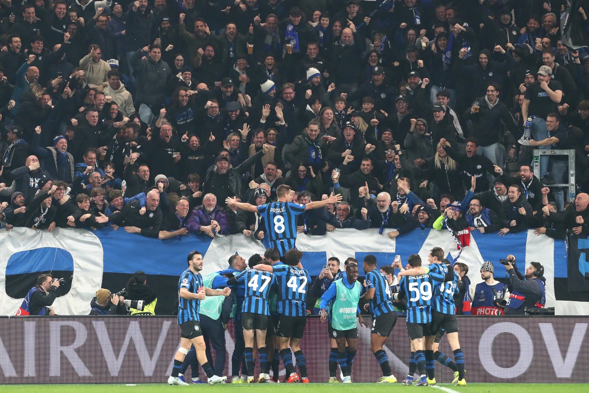 Atalanta ngược d&ograve;ng loại Dortmund trong hỗn loạn ở Champions League - Ảnh 1.