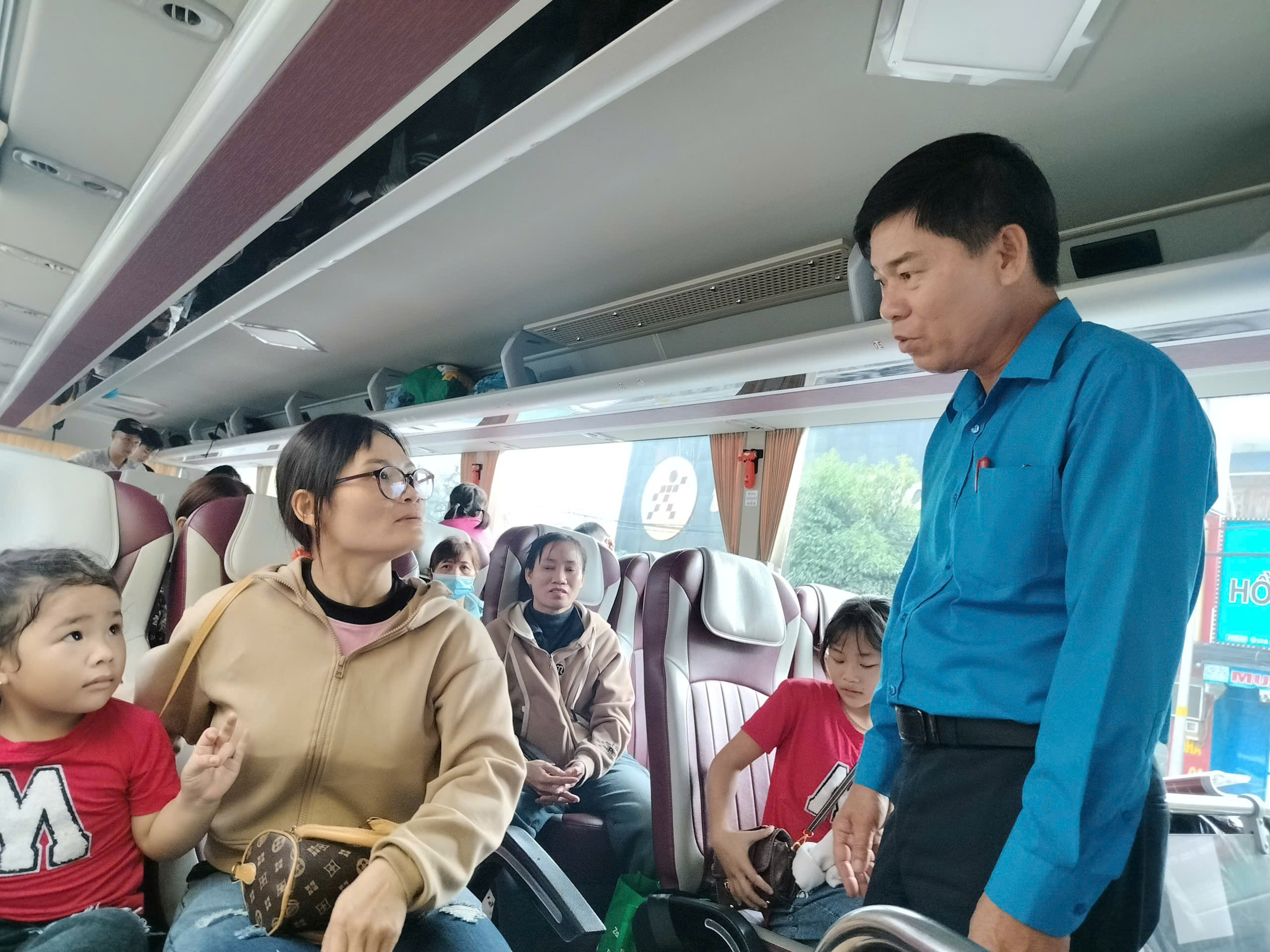 Đồng h&agrave;nh n&acirc;ng cao đời sống người lao động - Ảnh 1.