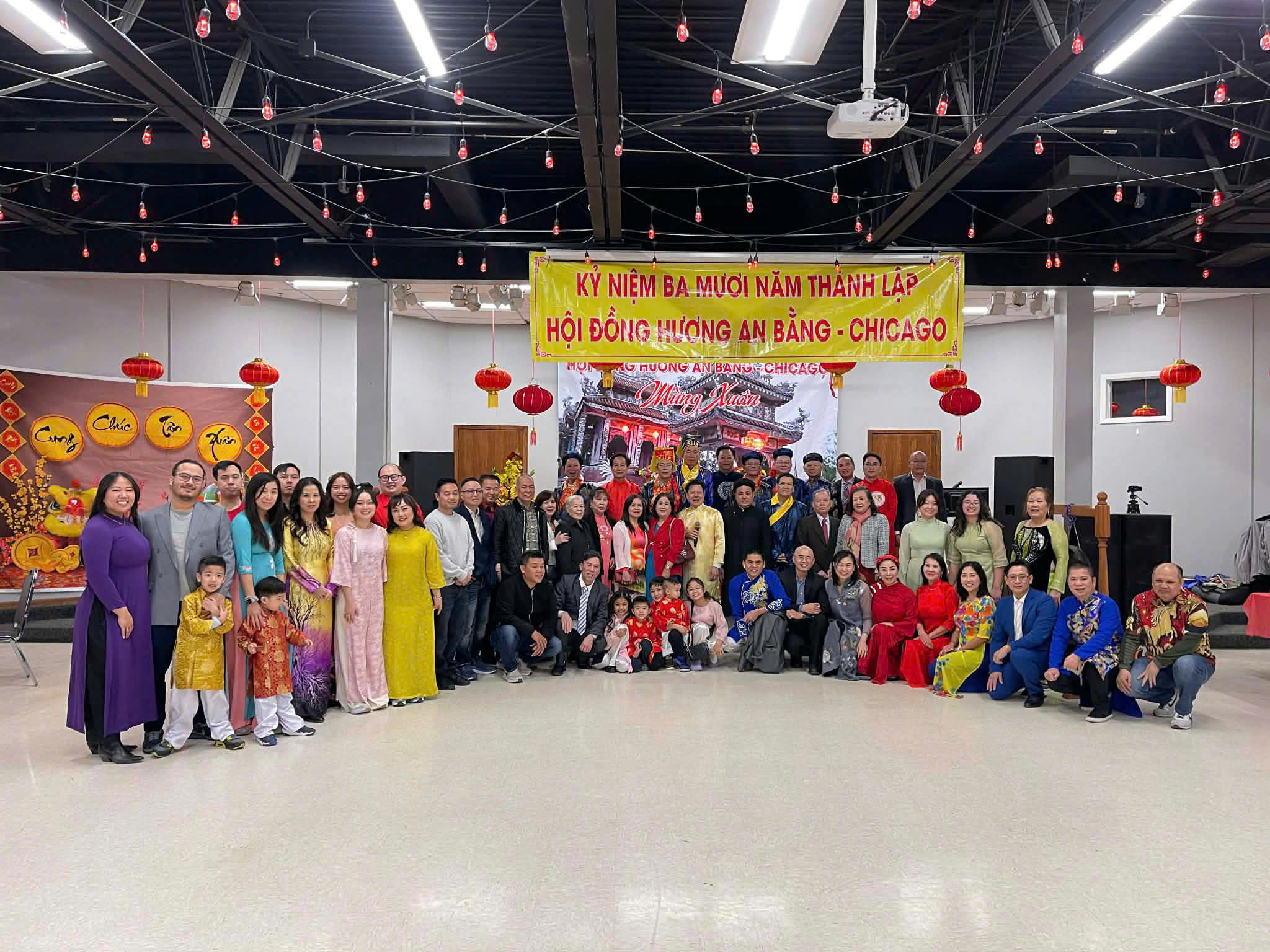 Tết truyền thống: Văn hoá Việt toả sáng như một sức mạnh mềm nơi xứ người - Ảnh 1.