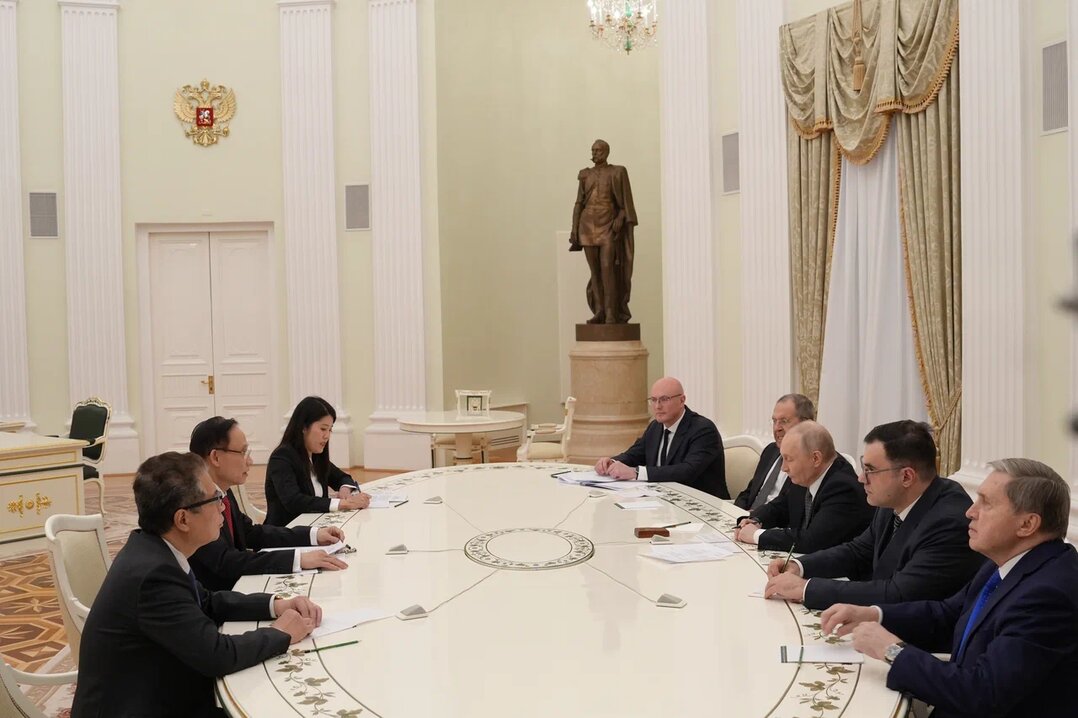 Đặc phái viên của Tổng Bí thư Tô Lâm hội kiến Tổng thống V. Putin - Ảnh 2.