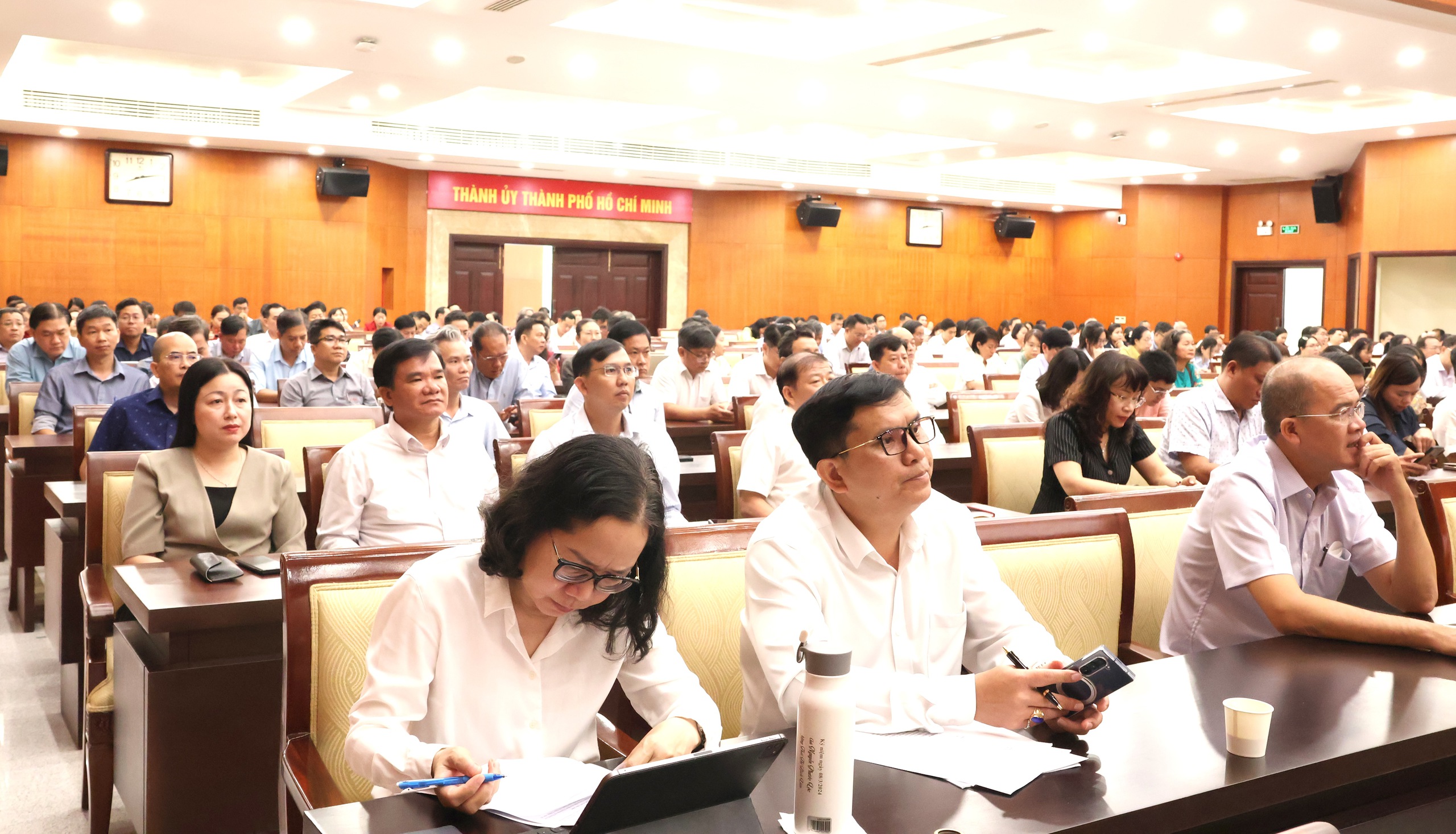 TPHCM: Gần 90.000 c&aacute;n bộ, đảng vi&ecirc;n dự hội nghị to&agrave;n quốc qu&aacute;n triệt Nghị quyết 79 v&agrave; Nghị quyết 80  - Ảnh 6.