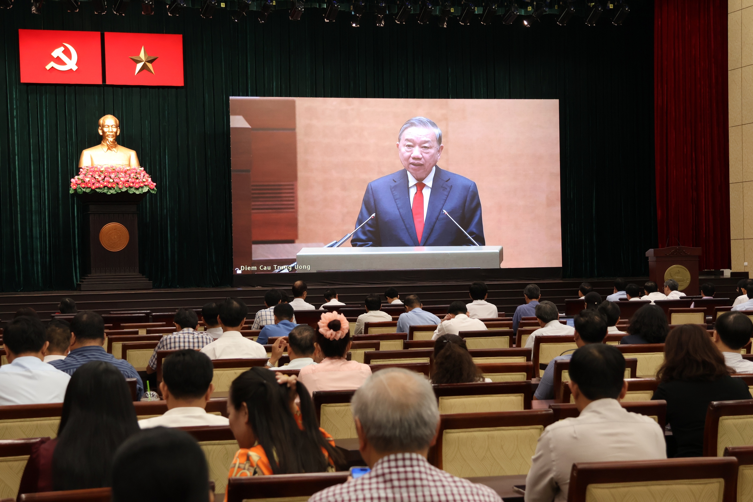 TPHCM: Gần 90.000 c&aacute;n bộ, đảng vi&ecirc;n dự hội nghị to&agrave;n quốc qu&aacute;n triệt Nghị quyết 79 v&agrave; Nghị quyết 80  - Ảnh 4.