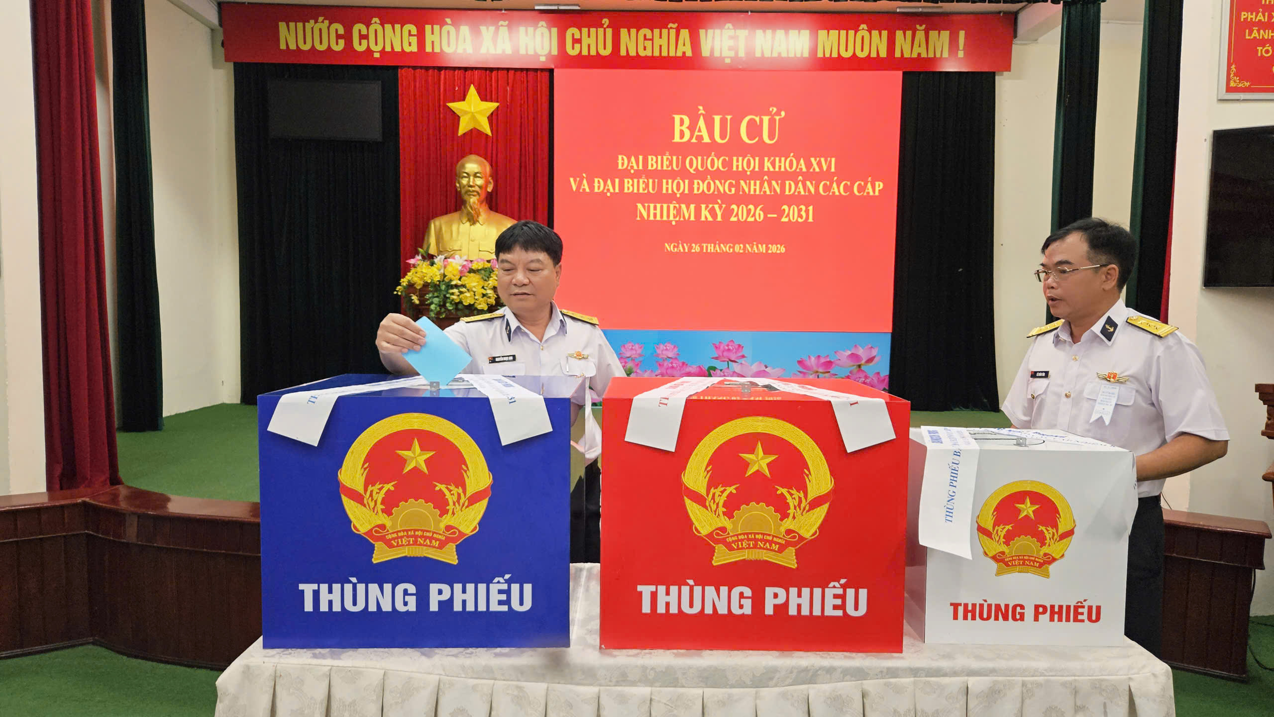 Bầu cử sớm TPHCM 2026: Khai mạc thành công tại 4 khu vực bỏ phiếu - Ảnh 11.