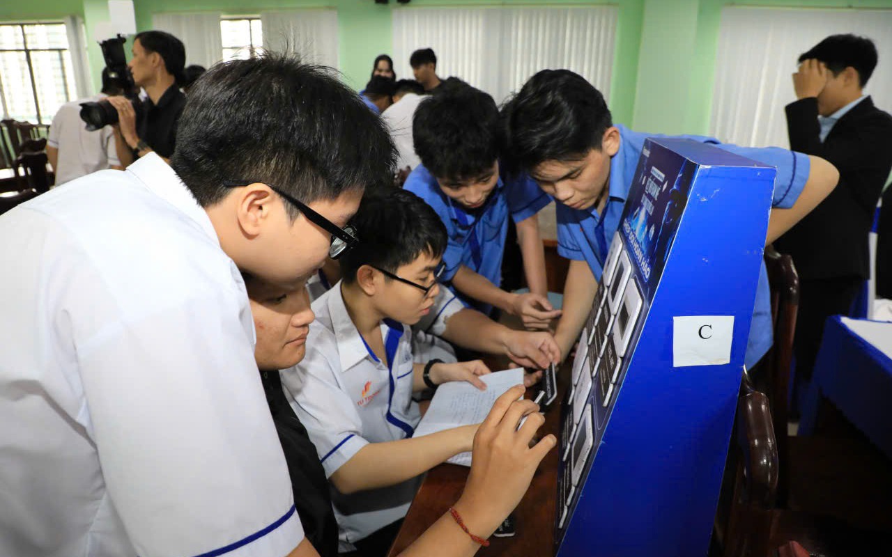Trường CĐ Lý Tự Trọng đã hoàn trả học phí tạm thu cho hơn 2.000 người học