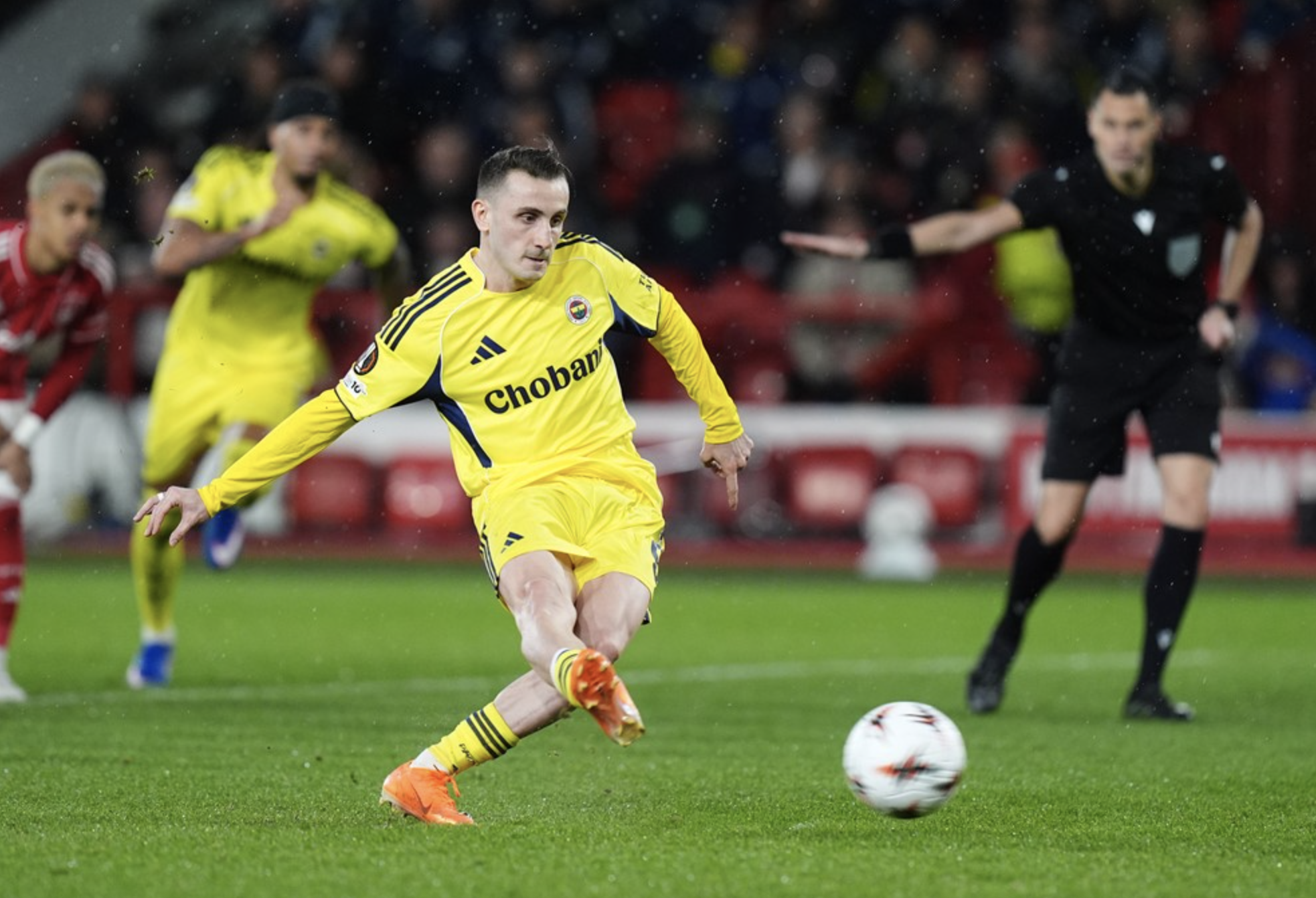 Nottingham Forest thua sân nhà vẫn vượt vòng play-off Europa League - Ảnh 3.