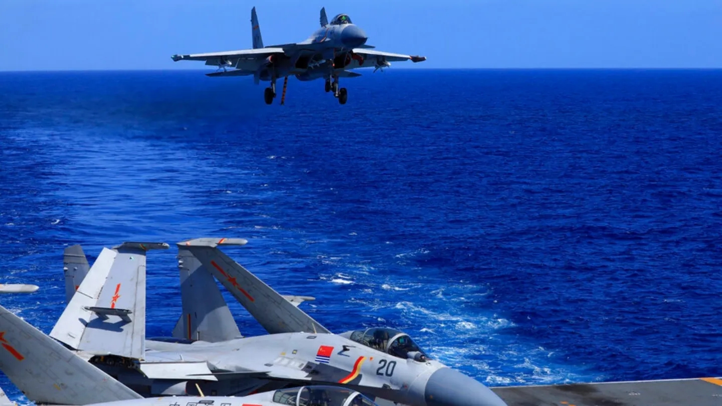 Cựu phi c&ocirc;ng F-35 Mỹ bị bắt v&igrave; huấn luyện qu&acirc;n đội Trung Quốc tr&aacute;i ph&eacute;p - Ảnh 1.