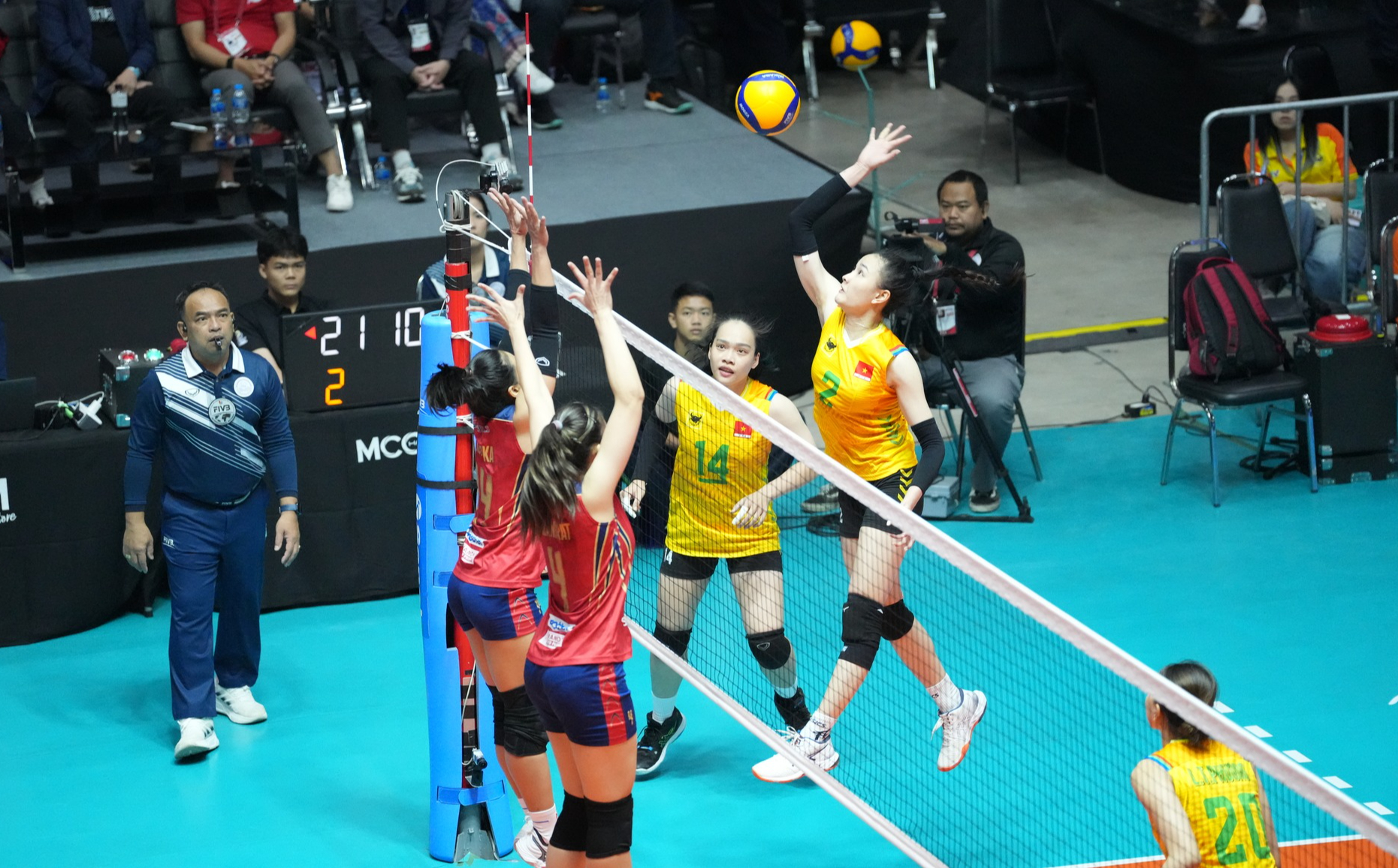 Thua chủ nh&agrave; Supreme Chonburi, VTV B&igrave;nh Điền Long An lỡ v&eacute; AVC Champions League - Ảnh 3.