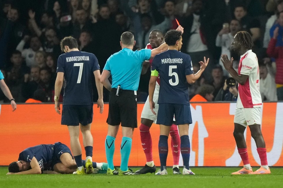 PSG thoát hiểm trước Monaco, lộ điểm yếu ở Champions League - Ảnh 1.