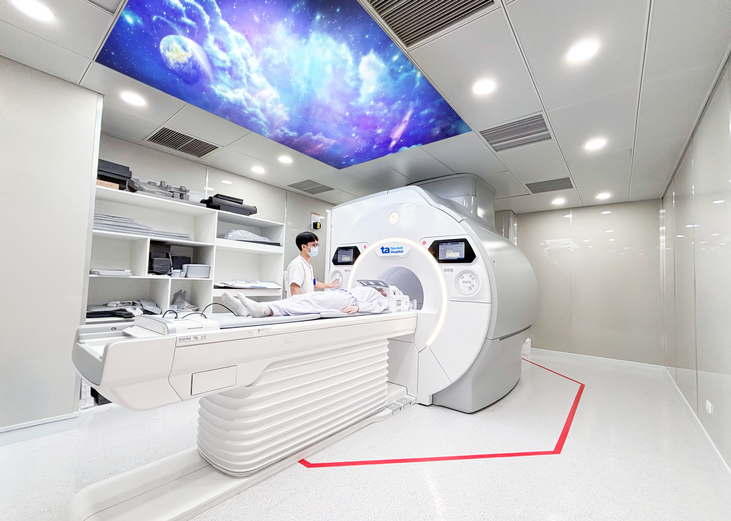Bệnh viện T&acirc;m Anh lập kỷ lục ch&acirc;u &Aacute; phẫu thuật n&atilde;o v&agrave; cột sống bằng robot AI - Ảnh 4.