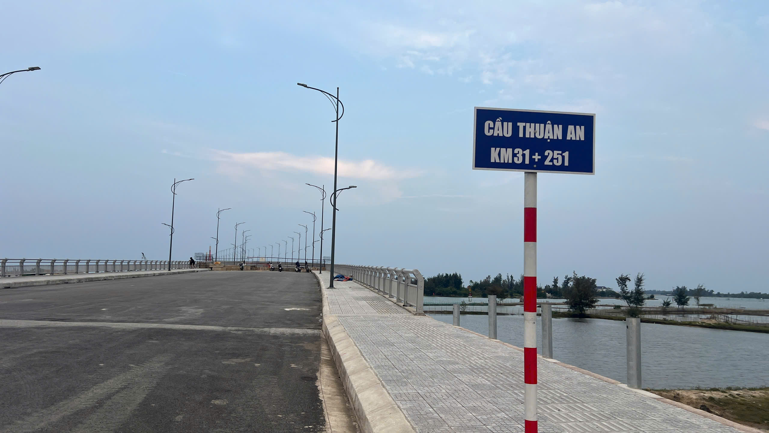 - Ảnh 1.