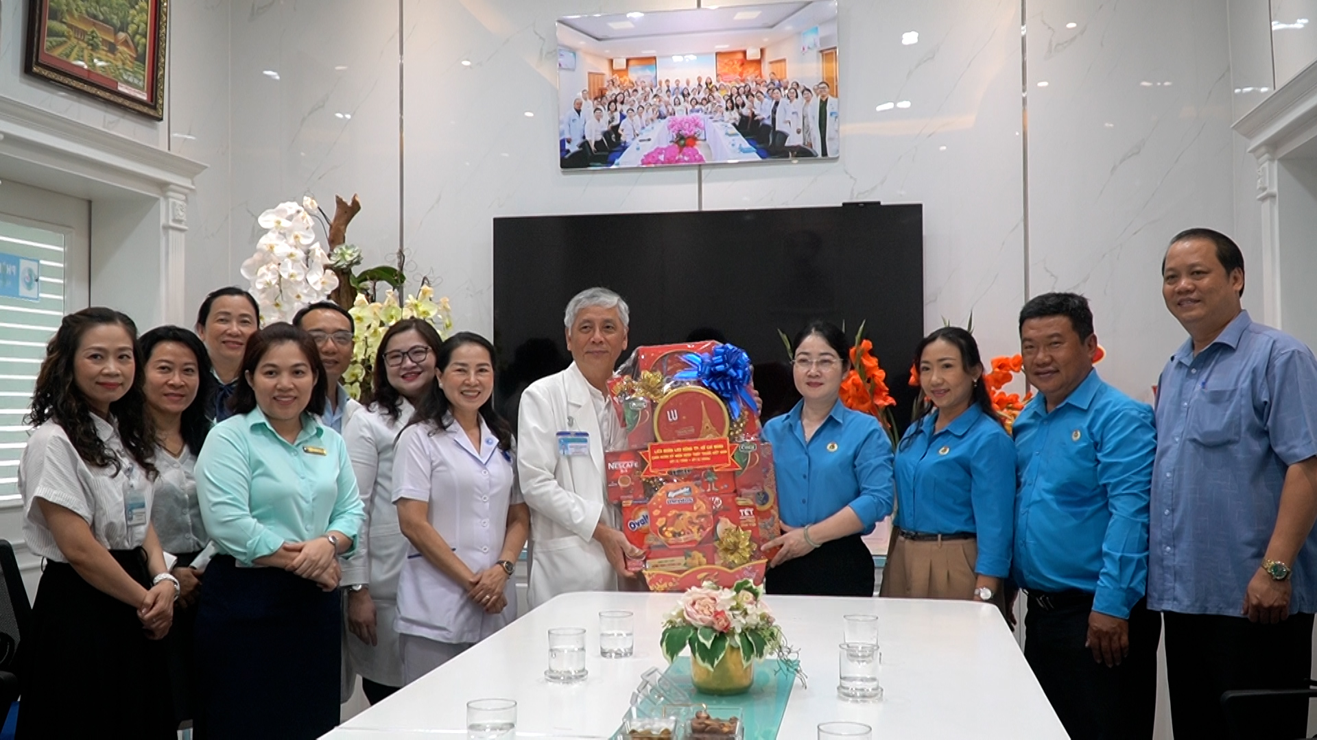 Tri ân y bác sĩ nhân Ngày Thầy thuốc Việt Nam - Ảnh 3.