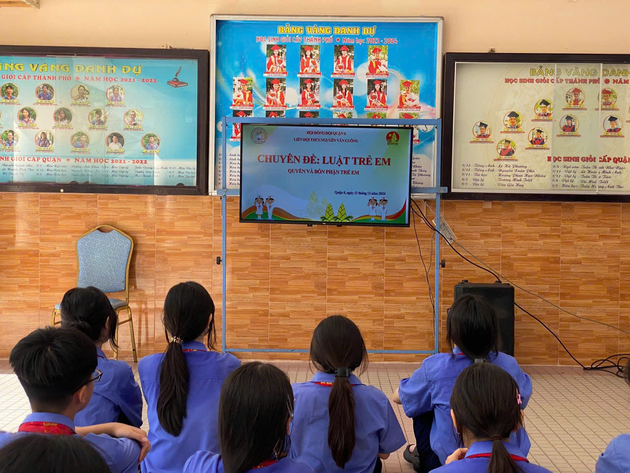 Sở GD-ĐT TPHCM: Trường học to&agrave;n th&agrave;nh điều chỉnh kế hoạch nh&agrave; trường ph&ugrave; hợp với SGK mới - Ảnh 1.