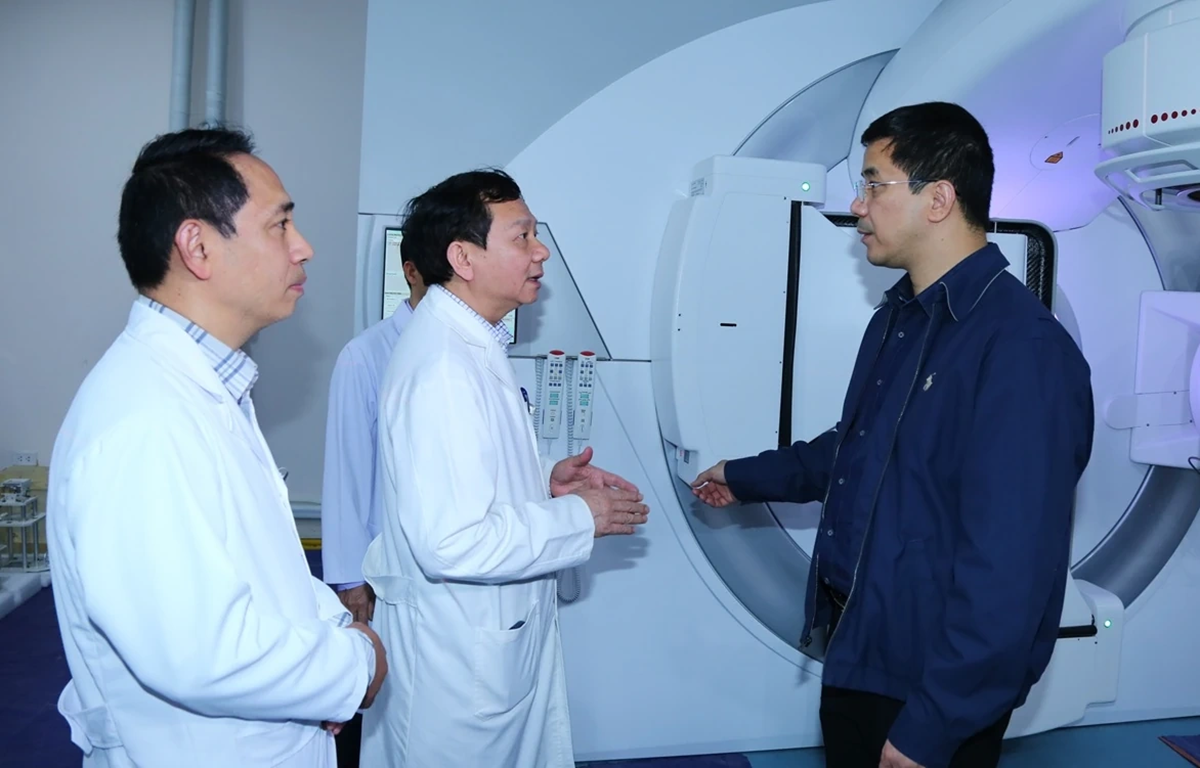 Đưa hệ thống xạ trị hiện đại v&agrave;o điều trị ung thư tại Thanh H&oacute;a - Ảnh 2.