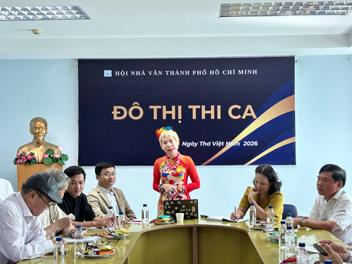 Định vị thơ ca trong đời sống đô thị - Ảnh 1.
