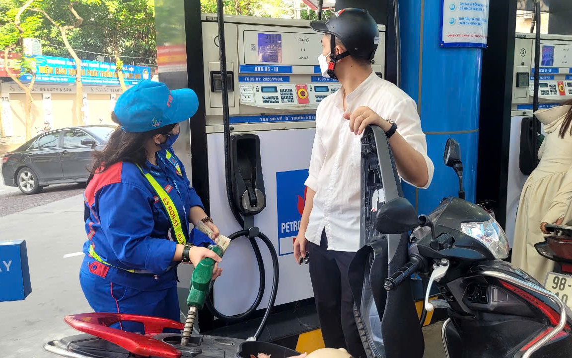 Diễn biến khó lường, giá dầu thế giới biến động tăng, Bộ Công Thương ra chỉ đạo khẩn