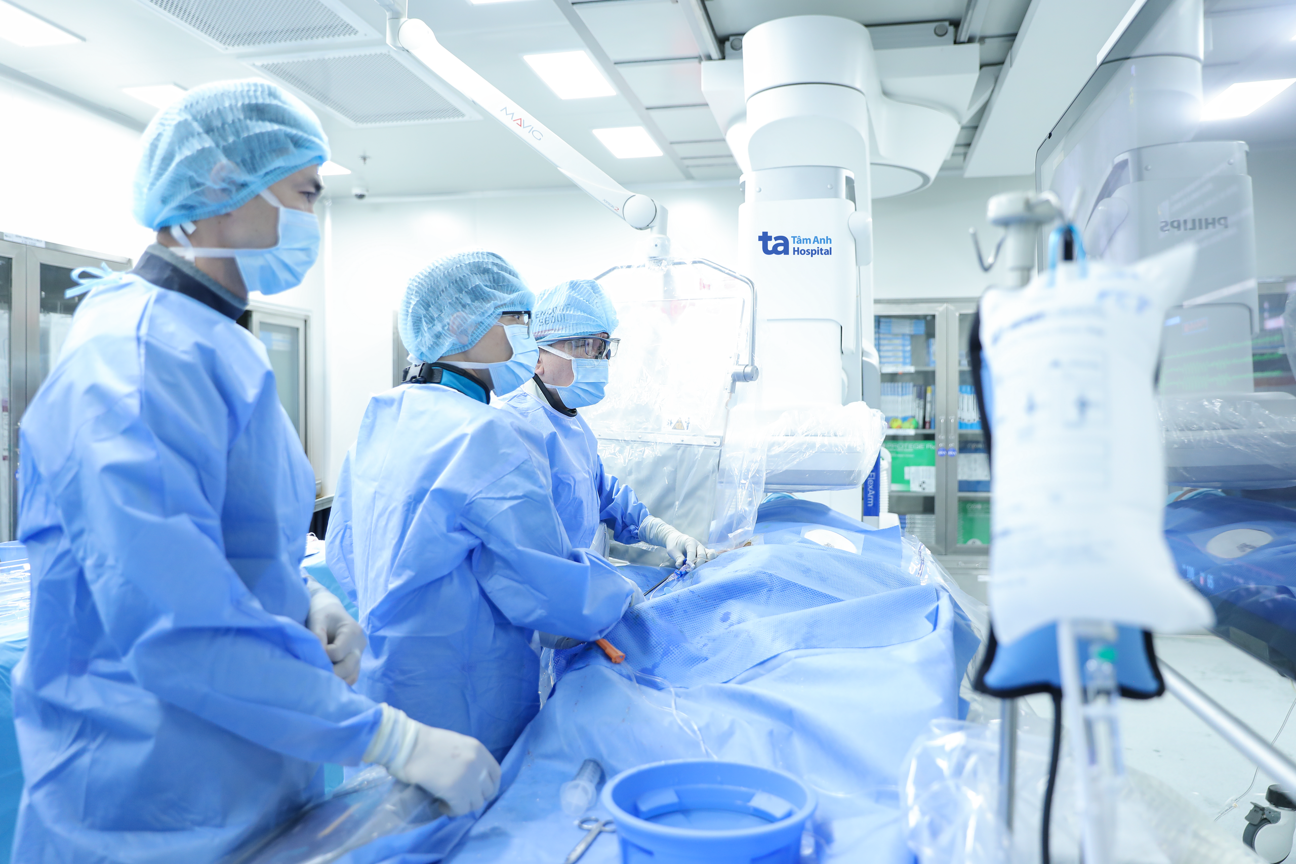 Bệnh viện Tâm Anh triển khai cấy máy tạo nhịp tim không dây thế hệ mới đầu tiên tại Việt Nam - Ảnh 2.