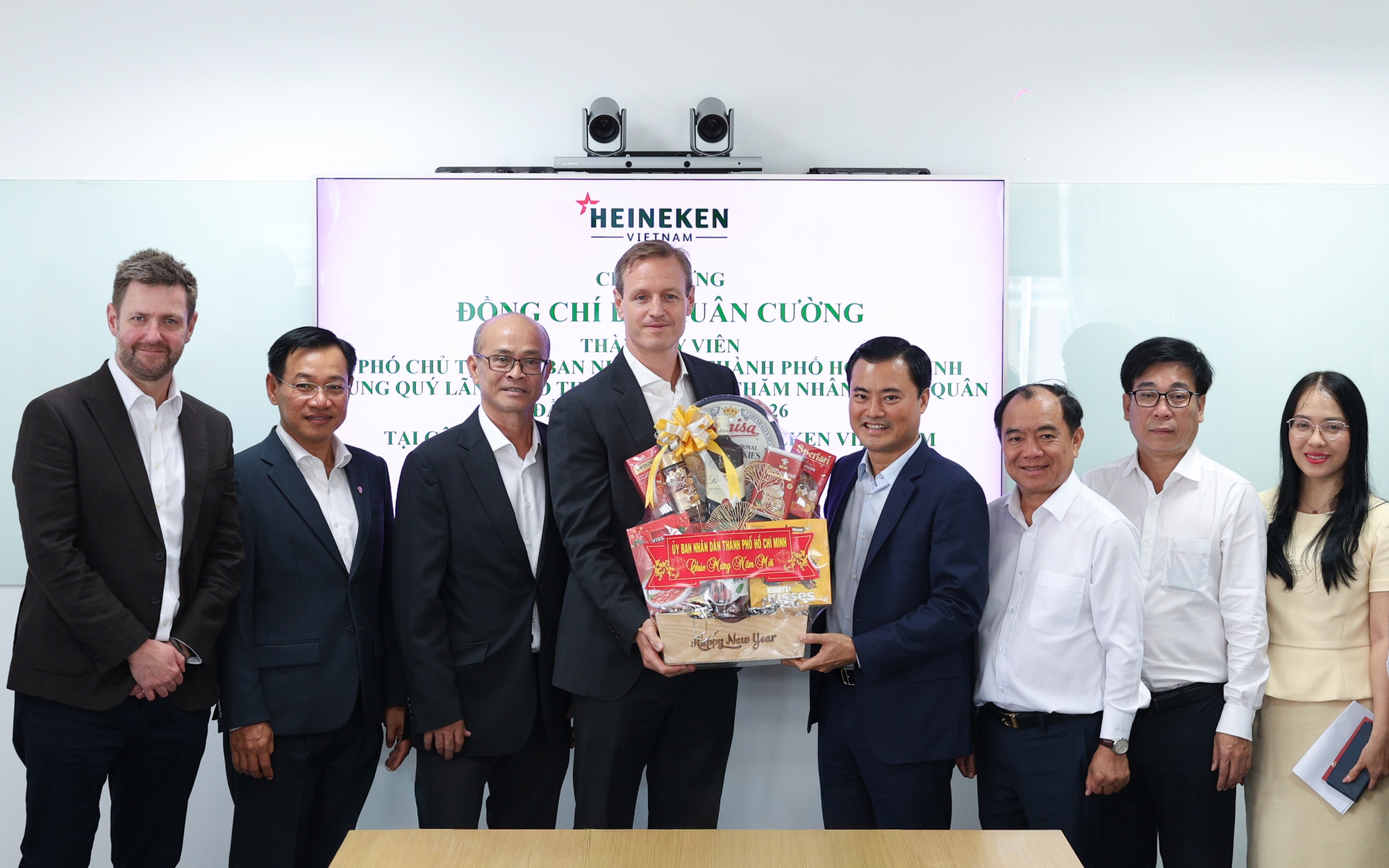 Lãnh đạo TPHCM thăm, chúc mừng năm mới tại HEINEKEN Việt Nam