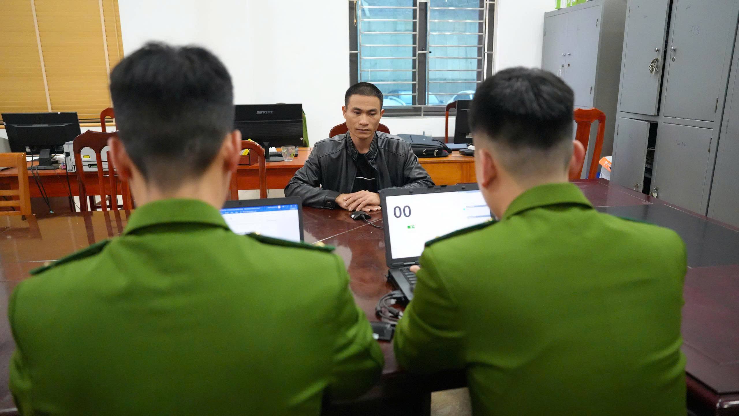 Bắt lái tàu chở đá trong vụ chìm tàu khách 6 người chết trên hồ Thác Bà - Ảnh 2.