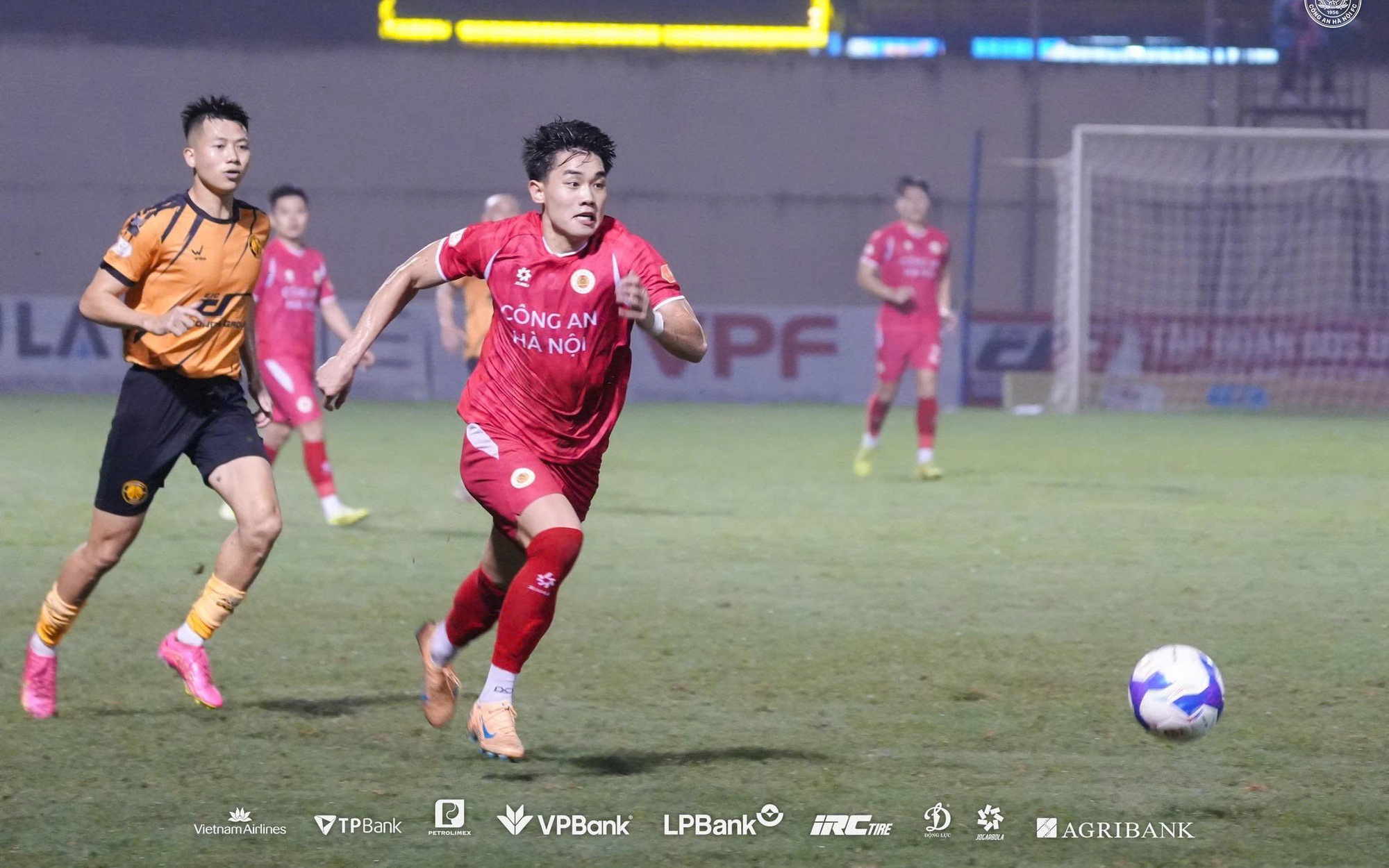 V-League trở lại: Derby rực lửa, nhóm cuối “nghẹt thở” vì trụ hạng