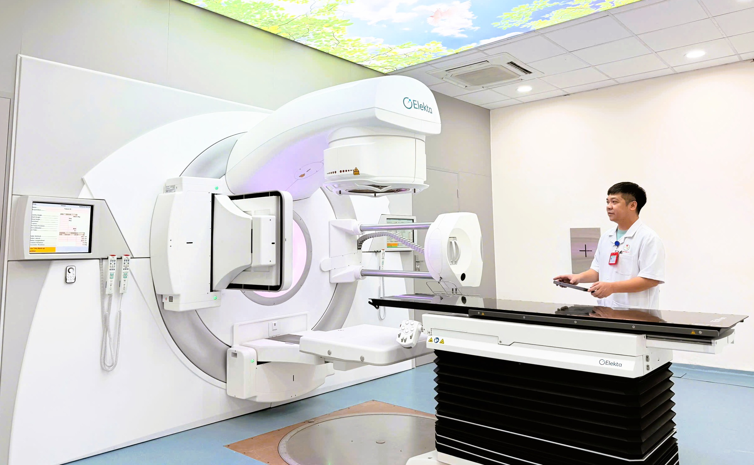 Đưa hệ thống xạ trị hiện đại v&agrave;o điều trị ung thư tại Thanh H&oacute;a - Ảnh 1.